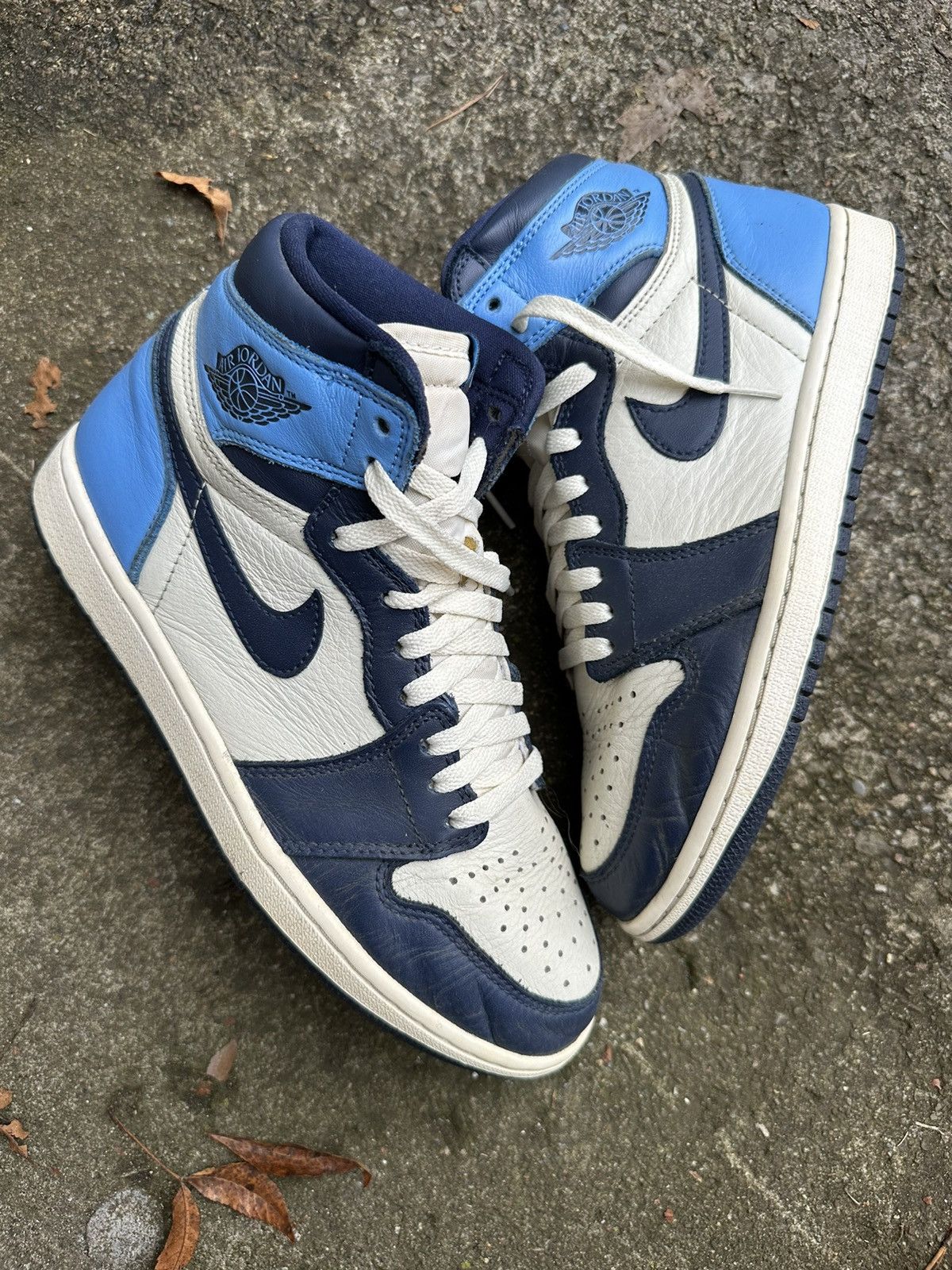 image of Jordan Nike Air Jordan 1 Retro High OG Obsidian Size 8 Shoes in Blue/Dark Blue/White, Men's