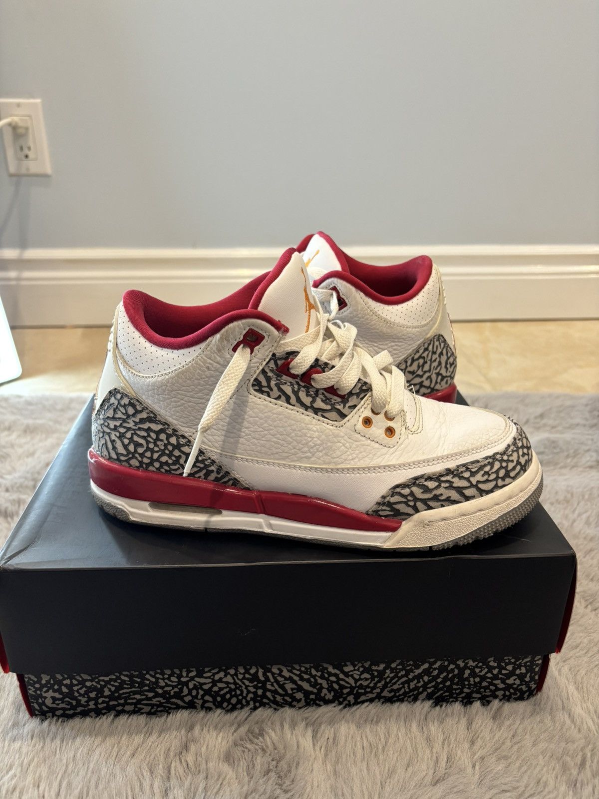 Jordan Brand Jordan 3 Retro Red Cardinals Size US 6.5 / EU 39-40 - 2 Thumbnail
