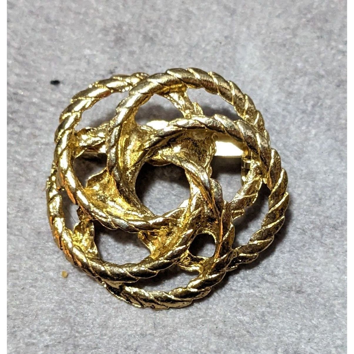 Other Vintage Gold Tone Braided Texture Knot Brooch Size ONE SIZE - 4 Thumbnail
