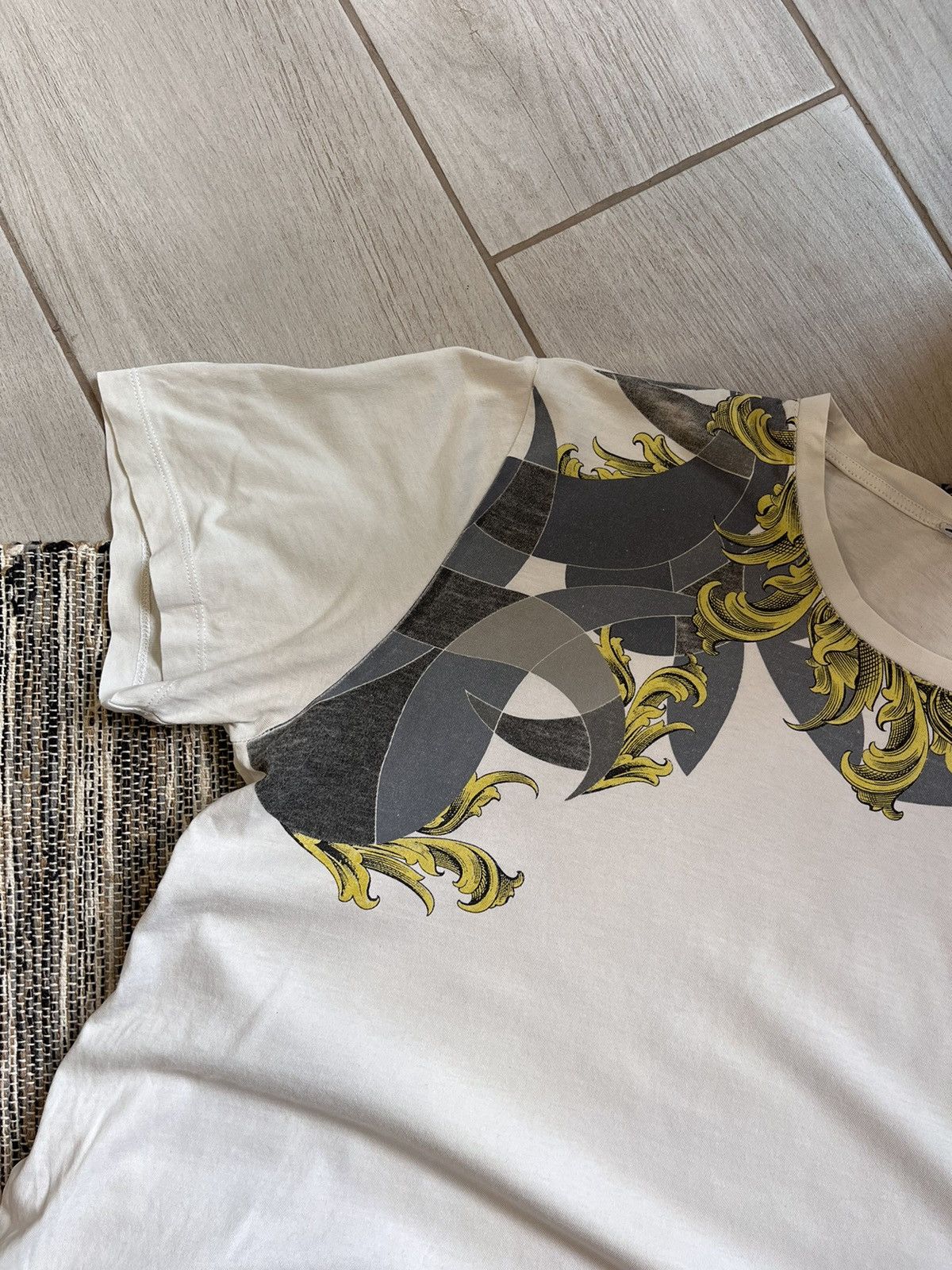 Versace Versace Collection T-shirt White Abstraction Neck Baroque Size US L / EU 52-54 / 3 - 2 Thumbnail