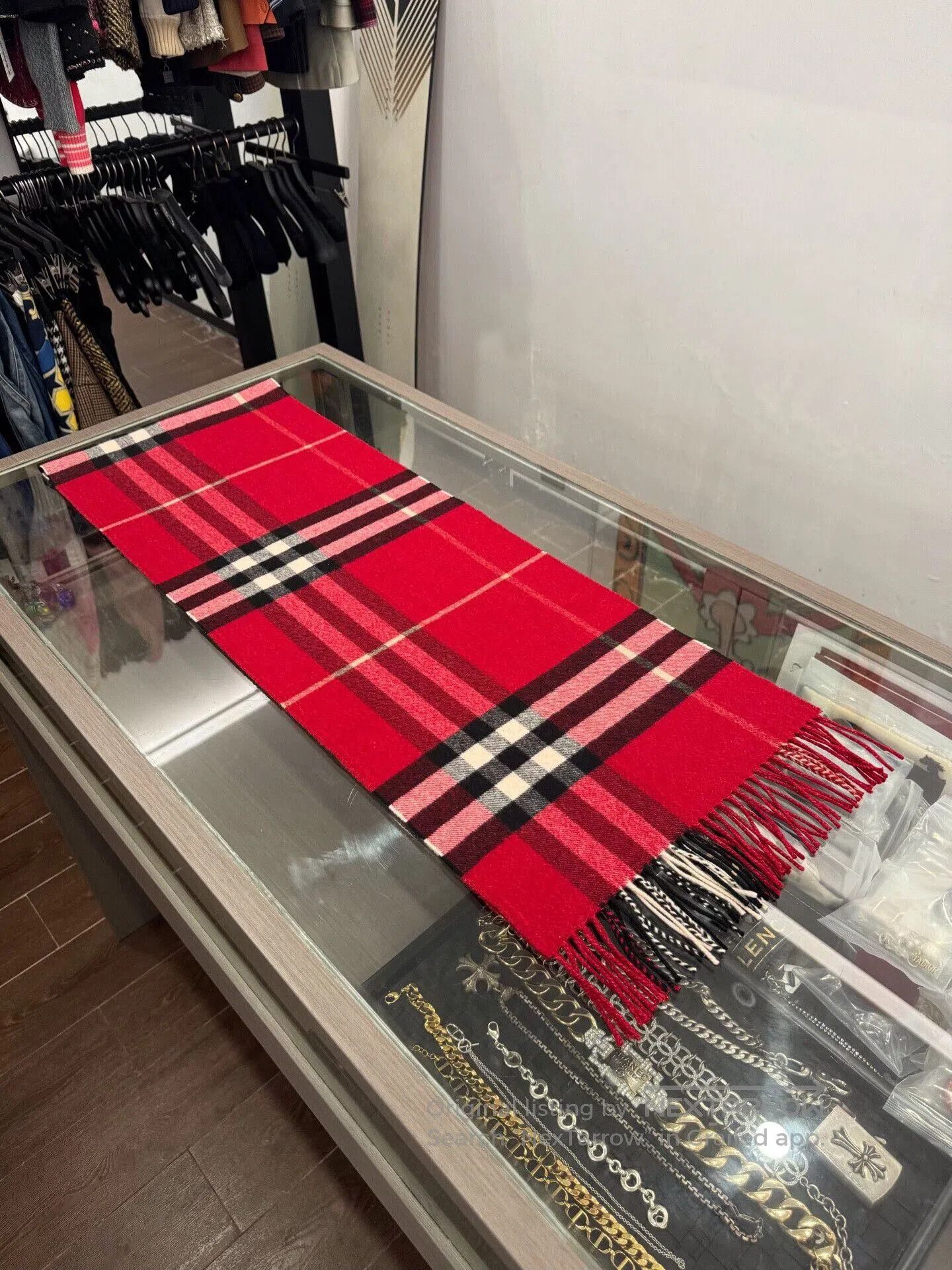 Burberry Burberry Red Plaid Cashmere Scarf. Size ONE SIZE - 1 Thumbnail