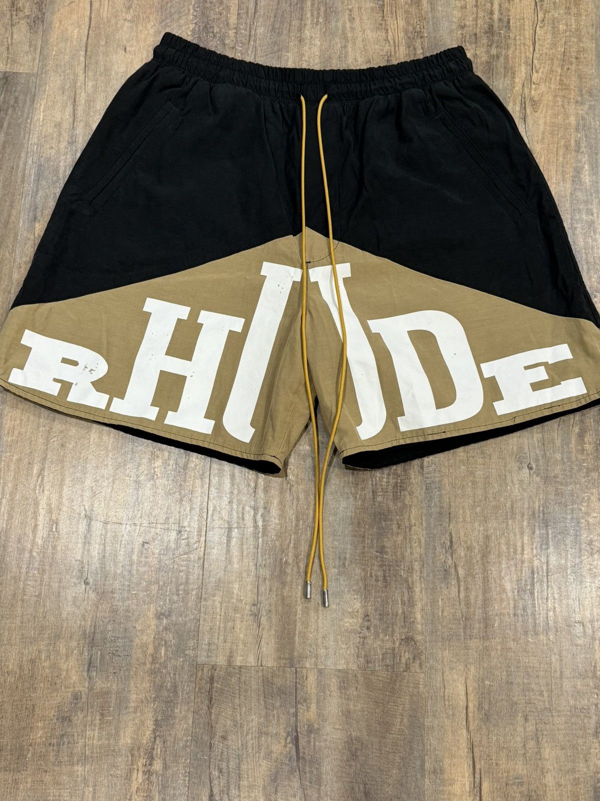 Rhude RARE Rhude Yachting Shorts Logo Black Brown Cupro Size US 32 / EU 48 - 2 Thumbnail