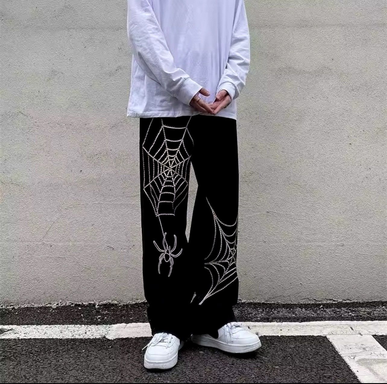 Designer × Japanese Brand Black Baggy Sweatpants With White Spider Embroidery Size US 30 / EU 46 - 1 Thumbnail