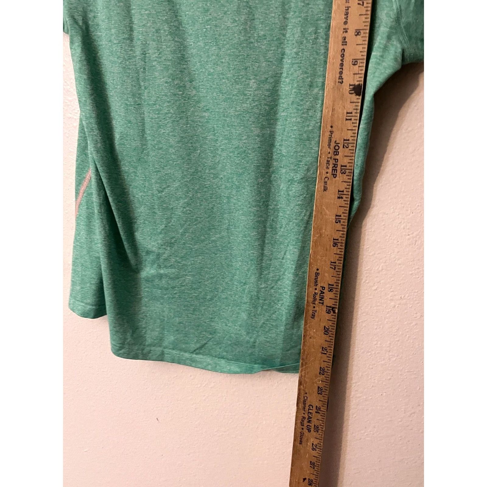 New Balance New Balance Green Crew Neck Short Sleeve T-Shirt Women’s Size S Size S / US 4 / IT 40 - 5 Thumbnail