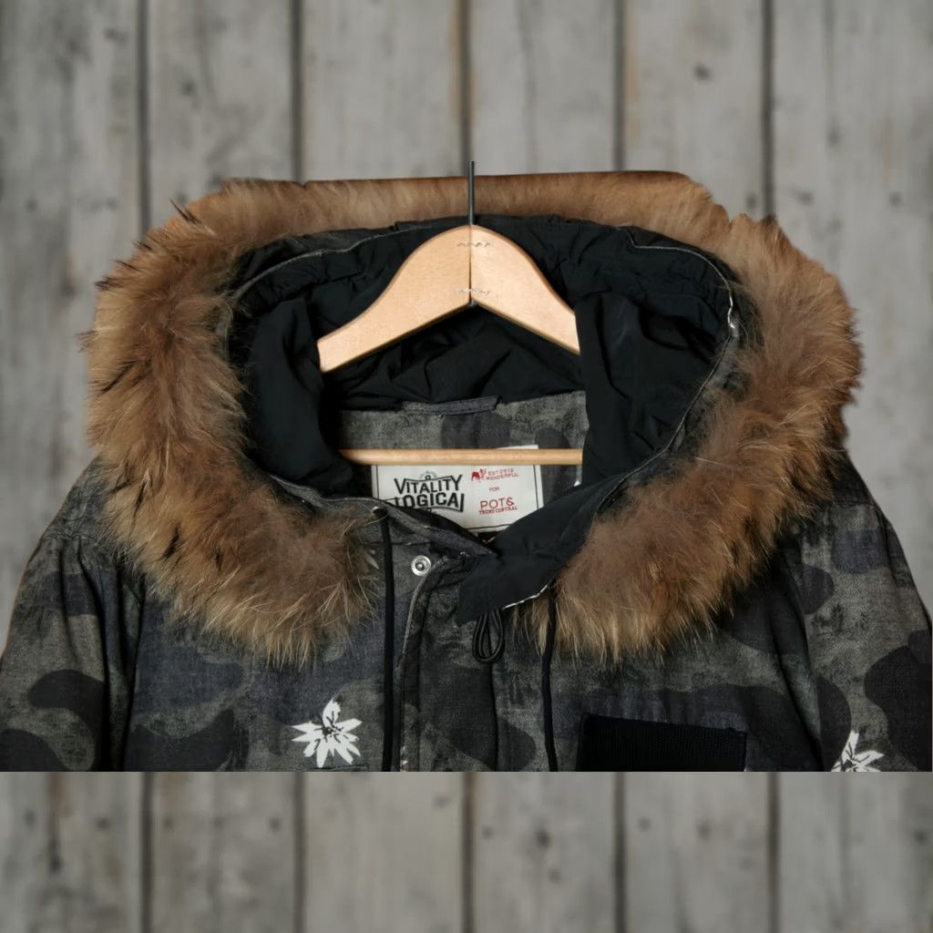 Vintage VITALITY LOGICAL Floral Camouflage Down Insulated Hooded Parka Women's L Coat Size L / US 10 / IT 46 - 1 Thumbnail