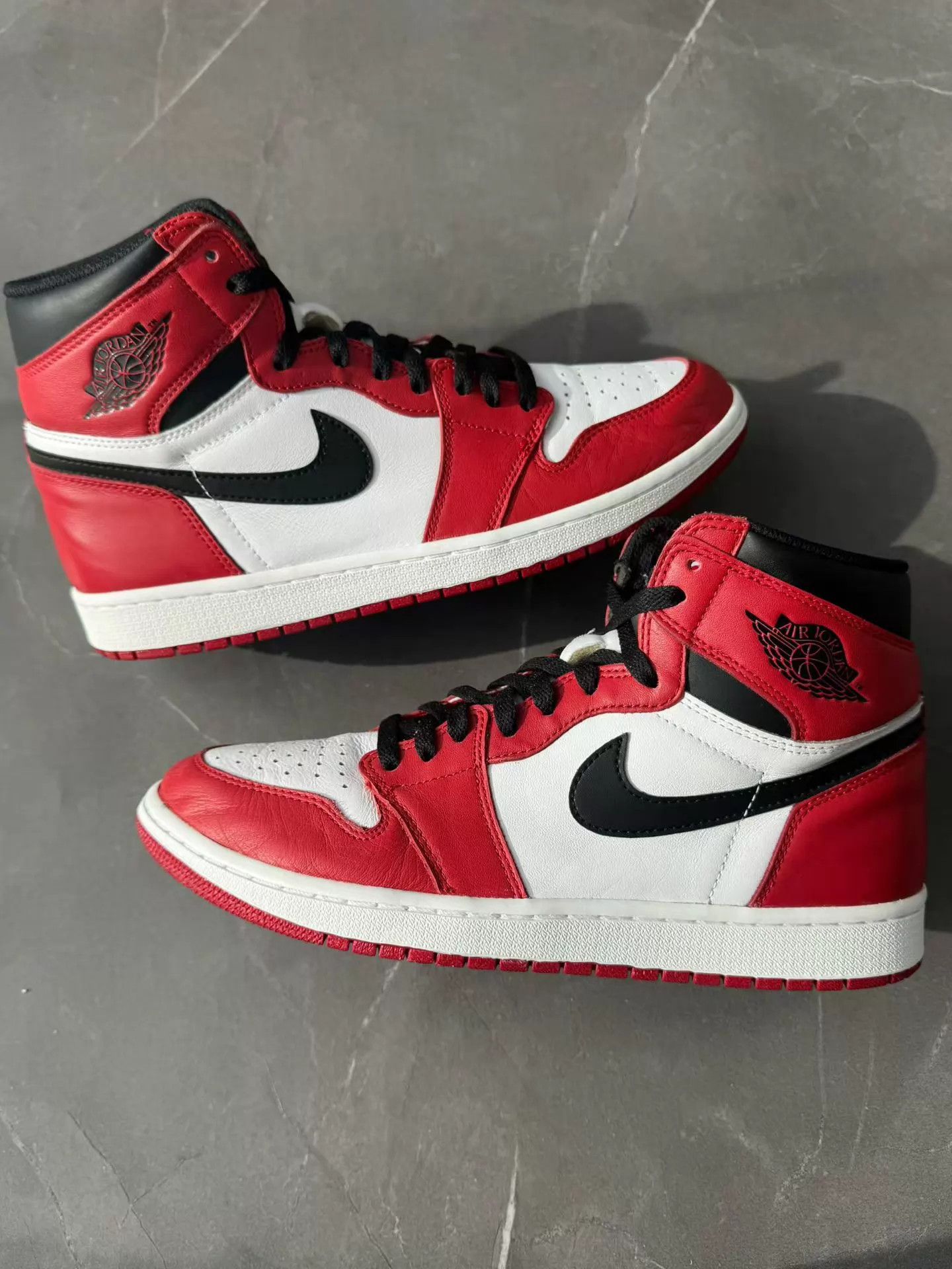 Nike Air Jordan 1 Chicago 2015 Release Size 45 2 Wears Size US 12 / EU 45 - 1 Thumbnail