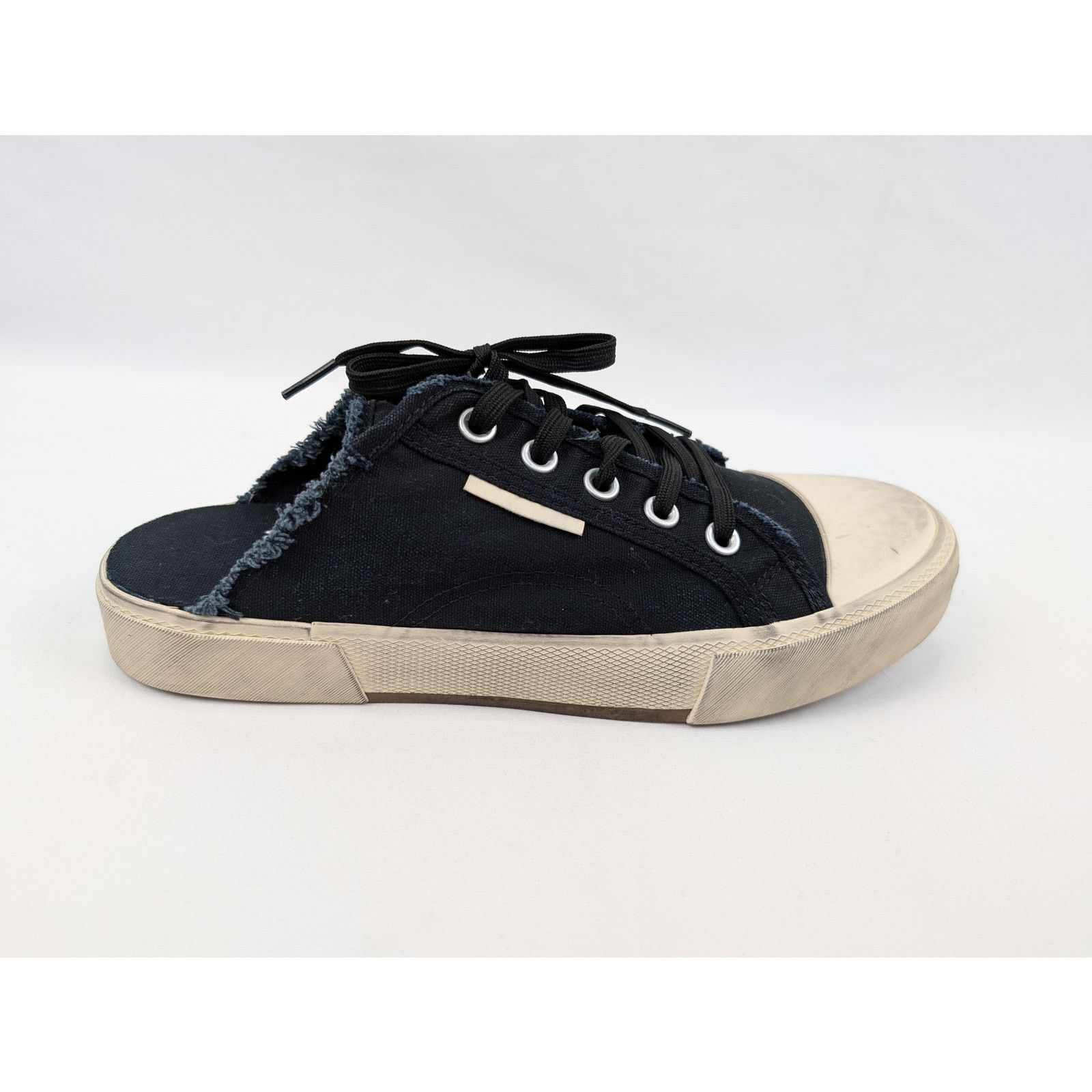 Balenciaga o1rshd1 Paris Mule Destroyed Mule VLUC in Black/White Size US 8 / EU 41 - 1 Thumbnail