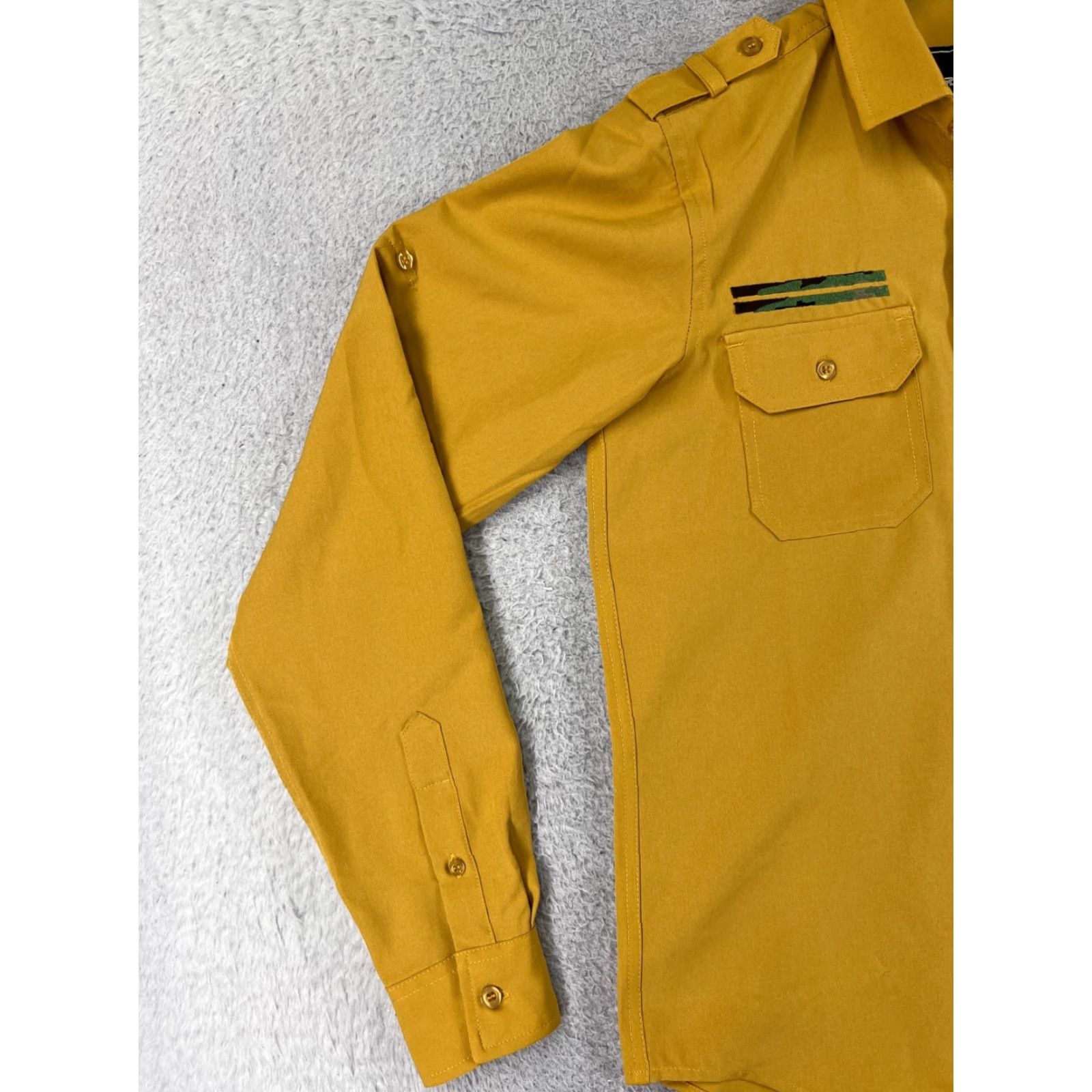 Airwalk AIRWALK Button-Up Shirt Army Yellow Adult Small Long Sleeve Patches Yellow Polyester Blend Solid Button Up Mens Regulated/All Seasons/NBR Size US S / EU 44-46 / 1 - 6 Thumbnail