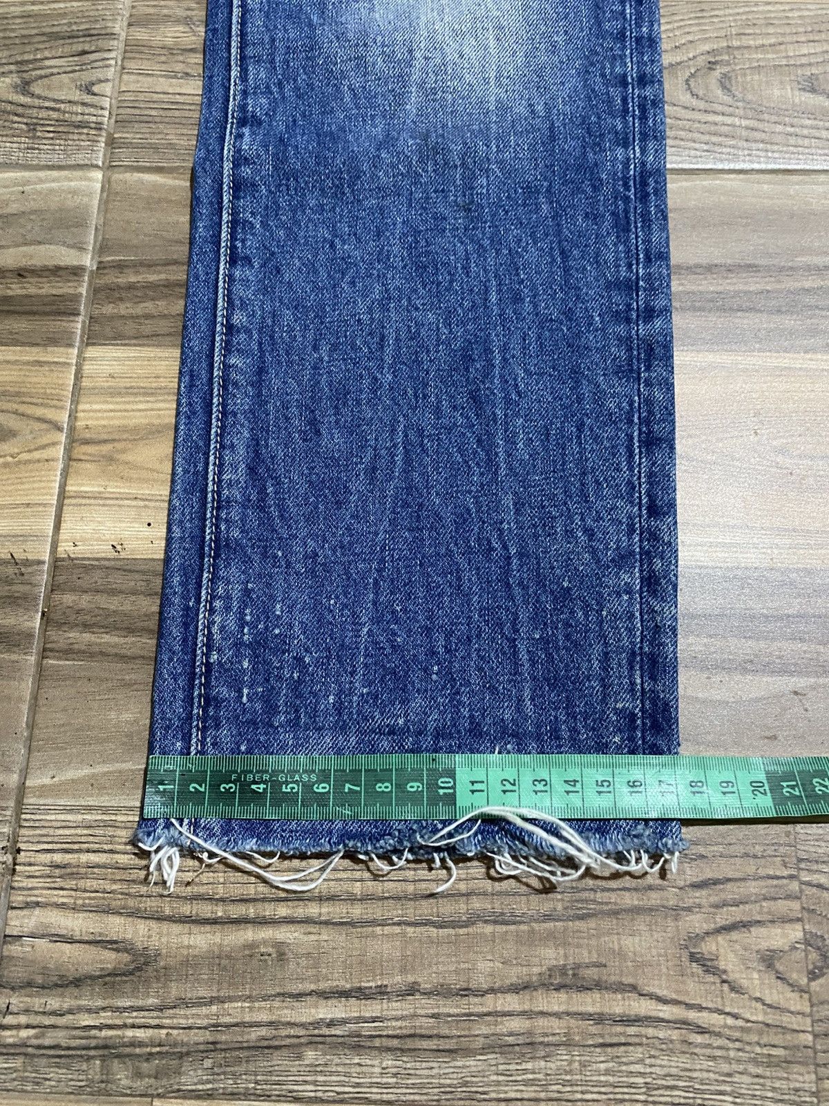 Helmut Lang HELMUT LANG HIGH RISE CROP SLIM LIGHT JACKHAMMER WASH JEANS Size 26" / US 2 / IT 38 - 16 Thumbnail