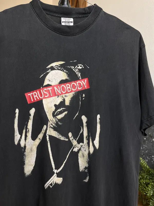 Band Tees Vintage 2pac t-shirt Rap Tee Distressed Size US XL / EU 56 / 4 - 2 Thumbnail