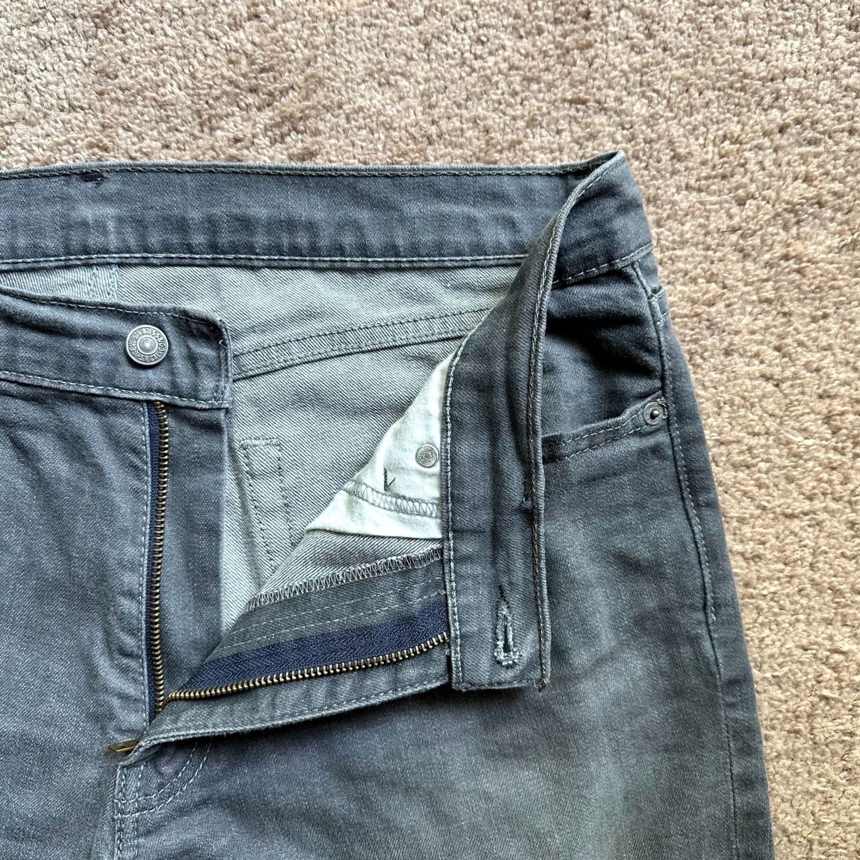 Levi's Levi's Jeans Mens 34x31 Slim Straight Mid Rise Grey Light Wash Denim Size US 34 / EU 50 - 4 Thumbnail