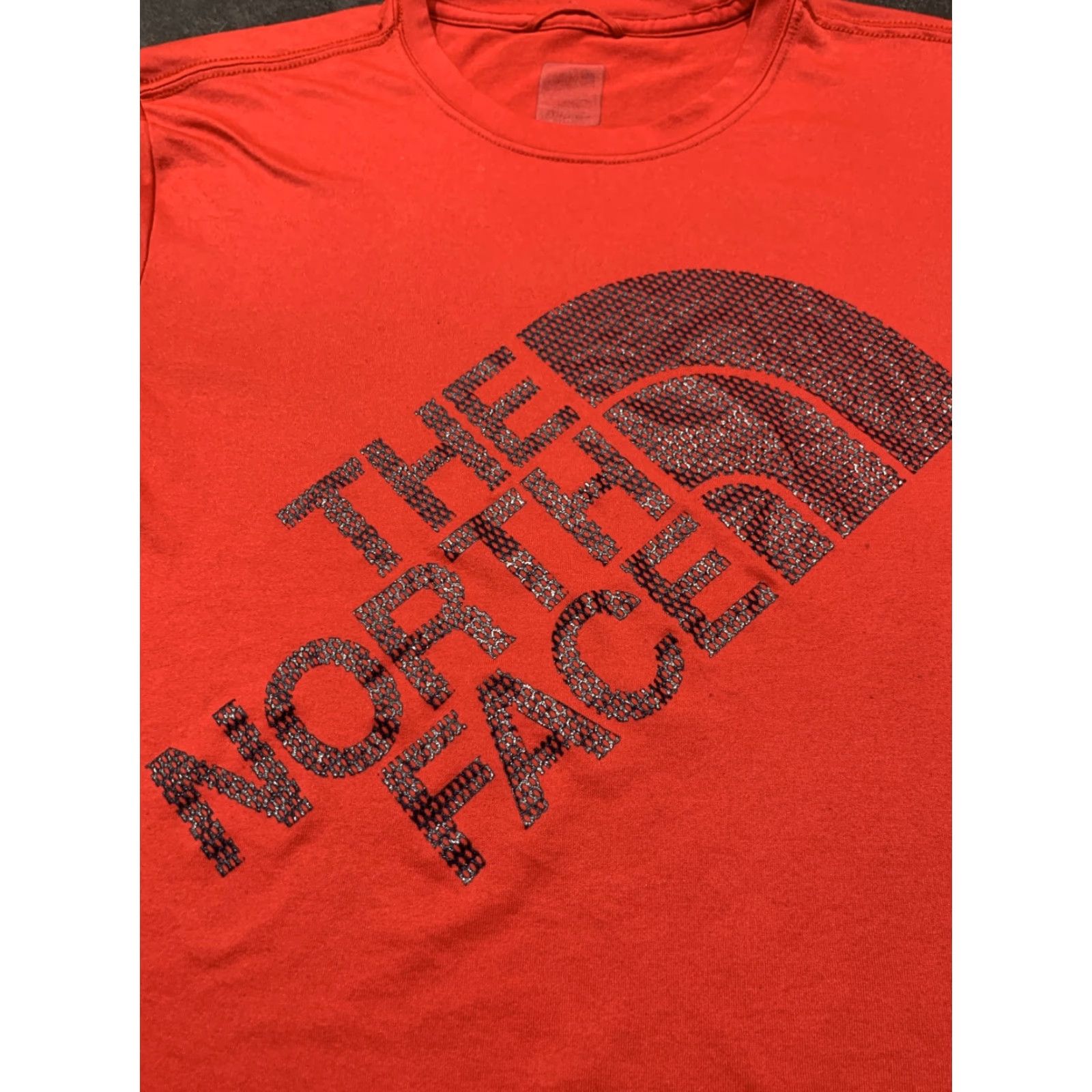 The North Face The North Face Men's Outdoor Short Sleeve T-Shirt Medium Red Logo Size US M / EU 48-50 / 2 - 2 Thumbnail