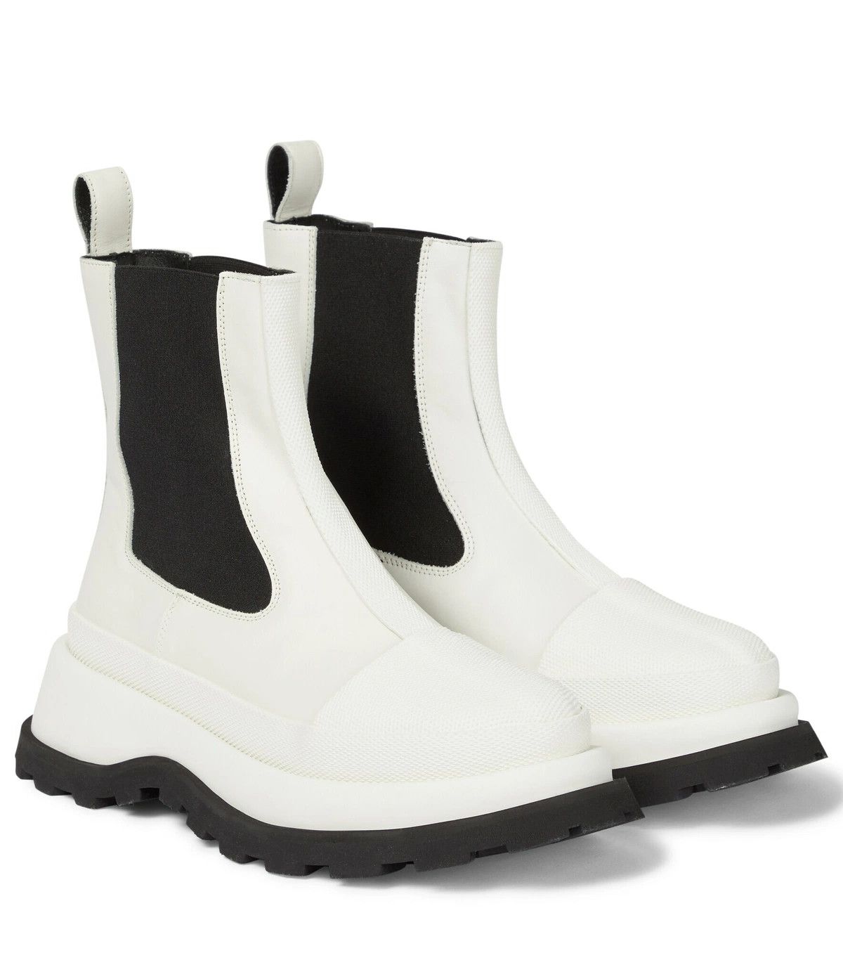 o1y1025 Ankle Boots in White/Black