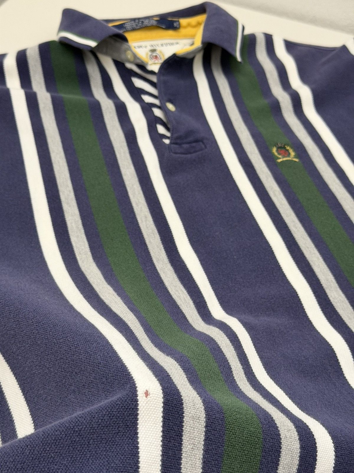 Tommy Hilfiger Vintage 90s Tommy Hilfiger Polo Shirt Mens M Striped Crest Size US M / EU 48-50 / 2 - 7 Thumbnail