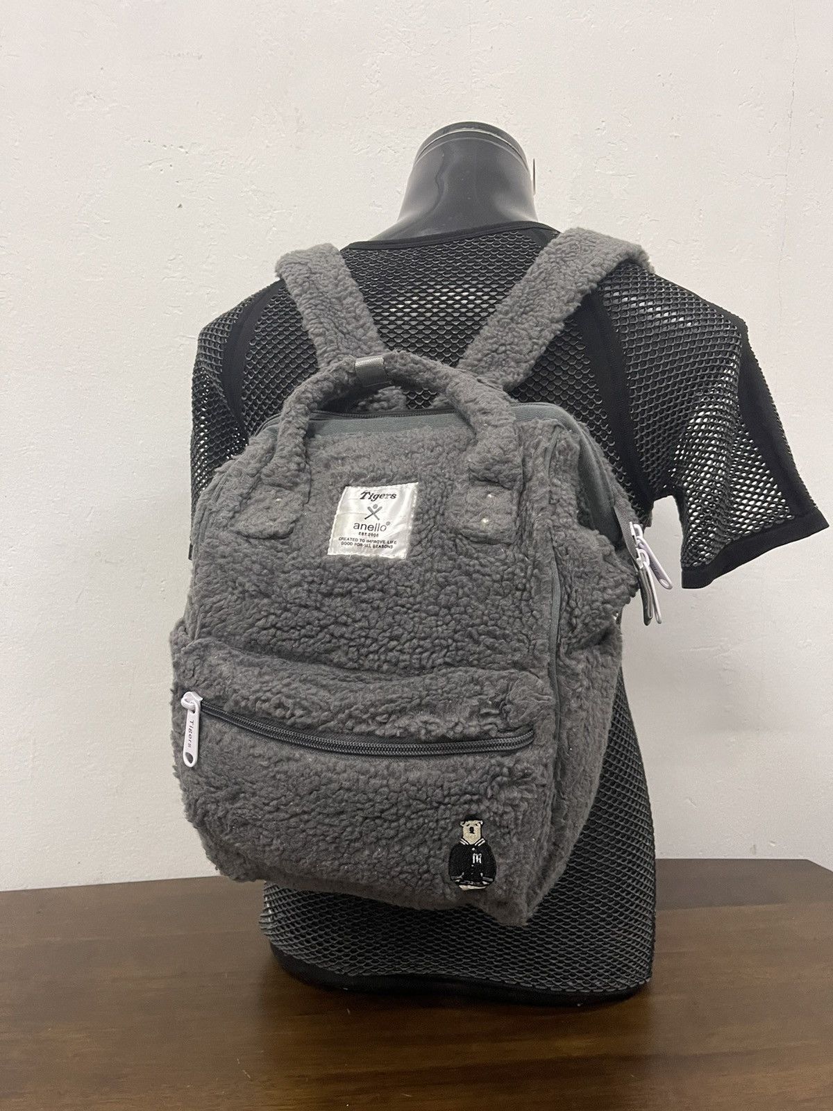 Japanese Brand Anello Polar Bear Benjamin X Hanshin Tiger sherpa bagpack Size ONE SIZE - 2 Thumbnail