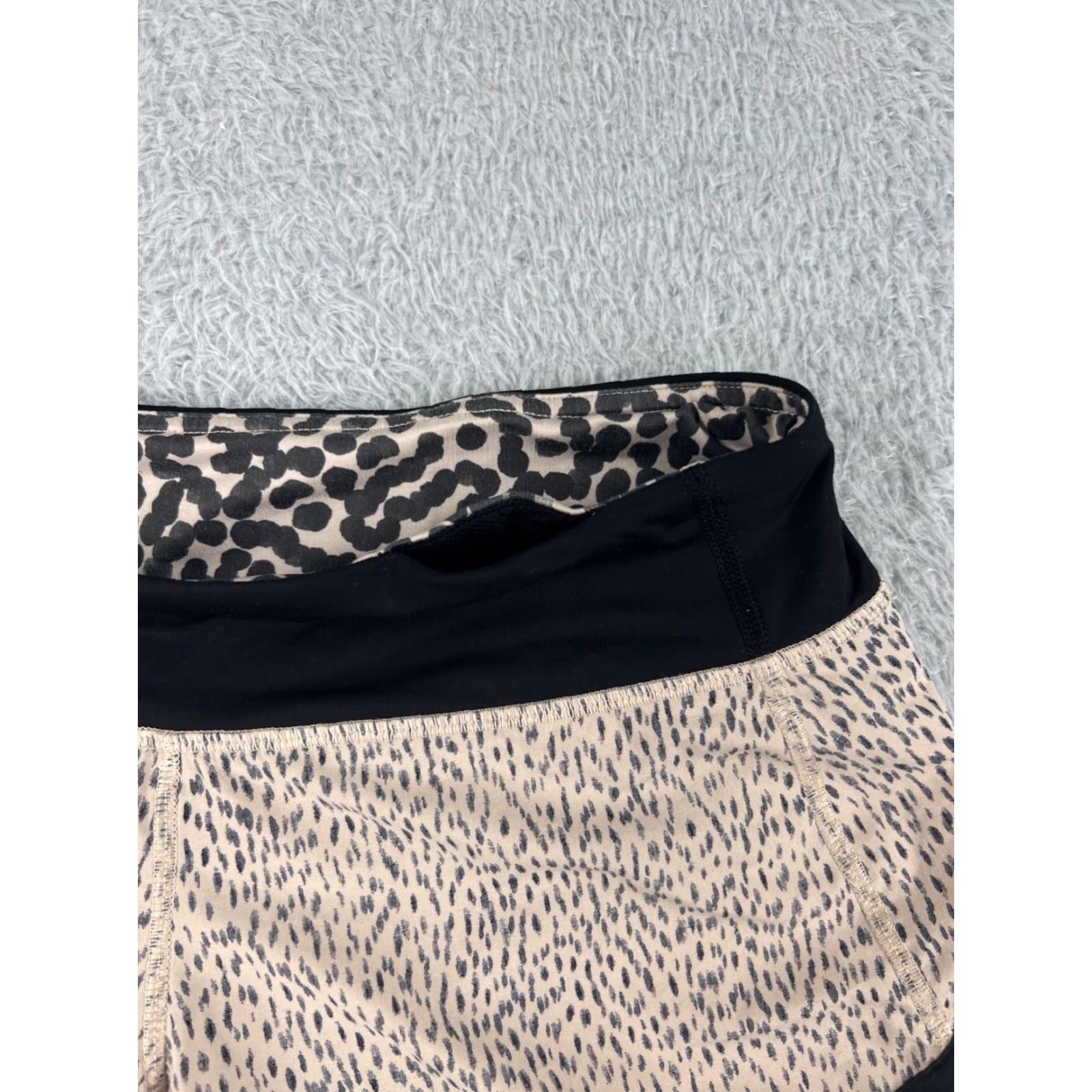 Lululemon Lululemon Shorts Women 6 Beige Tracker III 4-way Stretch Swift Ultra W6ADDS Shirt Size 28" / US 6 / IT 42 - 5 Thumbnail