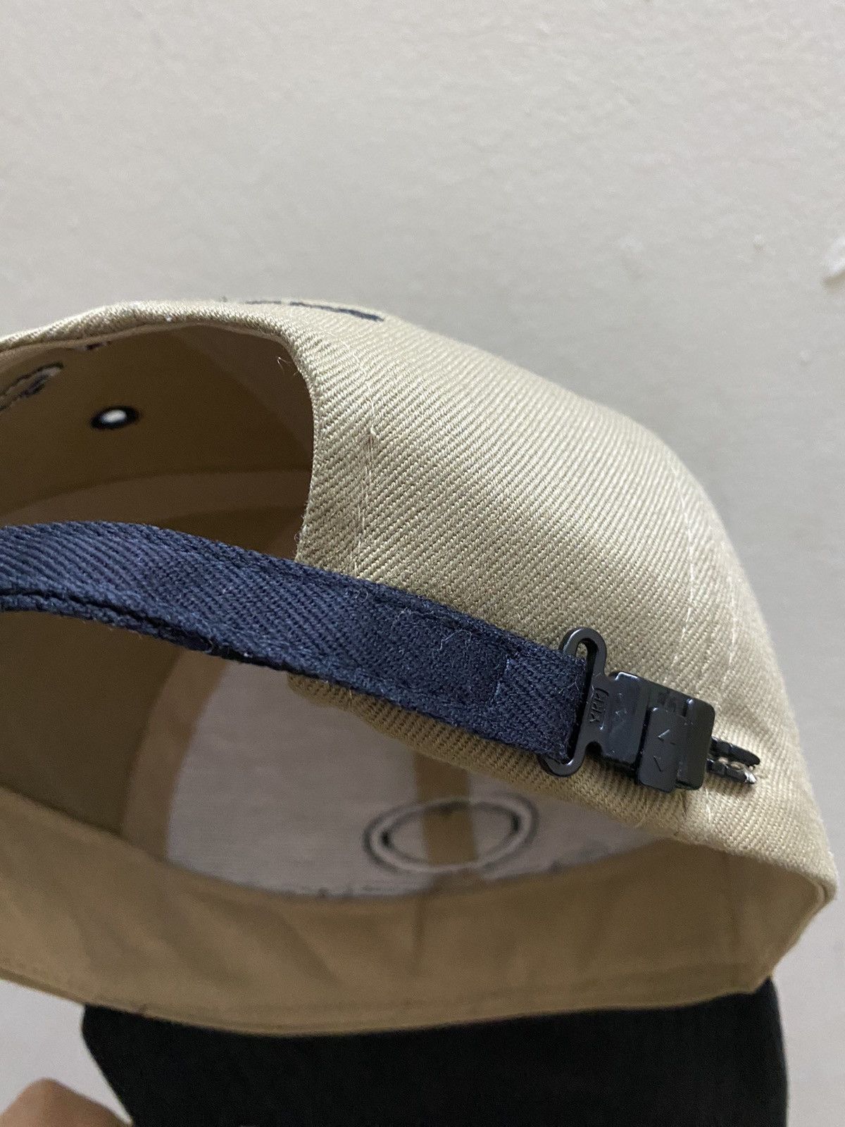 Oakley × Vintage Vintage Unworn Oakley Two Tone 90' Logo Hat Size ONE SIZE - 3 Thumbnail