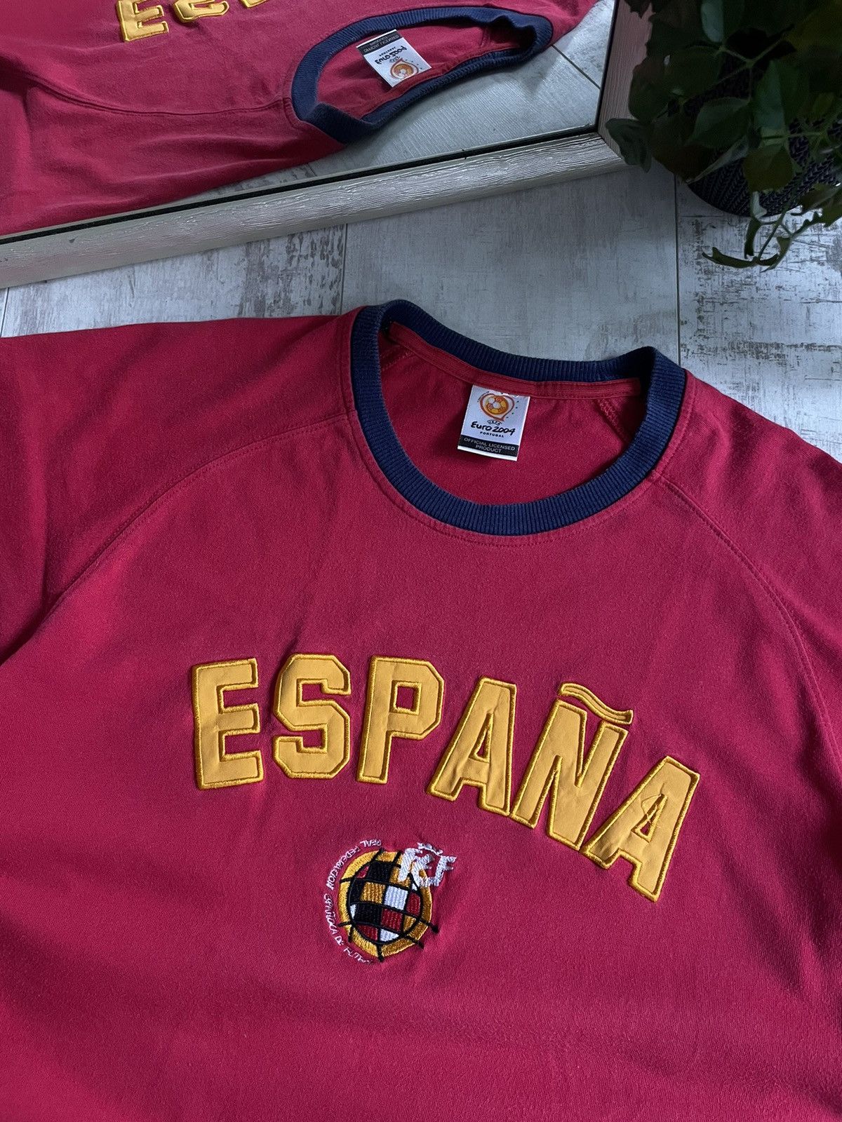 Adidas Vintage Adidas Spain 2004 Uefa Euro Football Shirt RARE Size US S / EU 44-46 / 1 - 3 Thumbnail