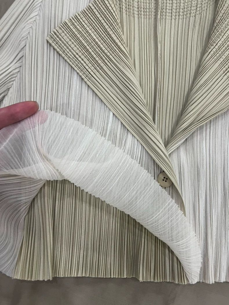 Issey Miyake Issey Miyake size:3 A white pleated cardigan Size XS / US 0-2 / IT 36-38 - 3 Thumbnail