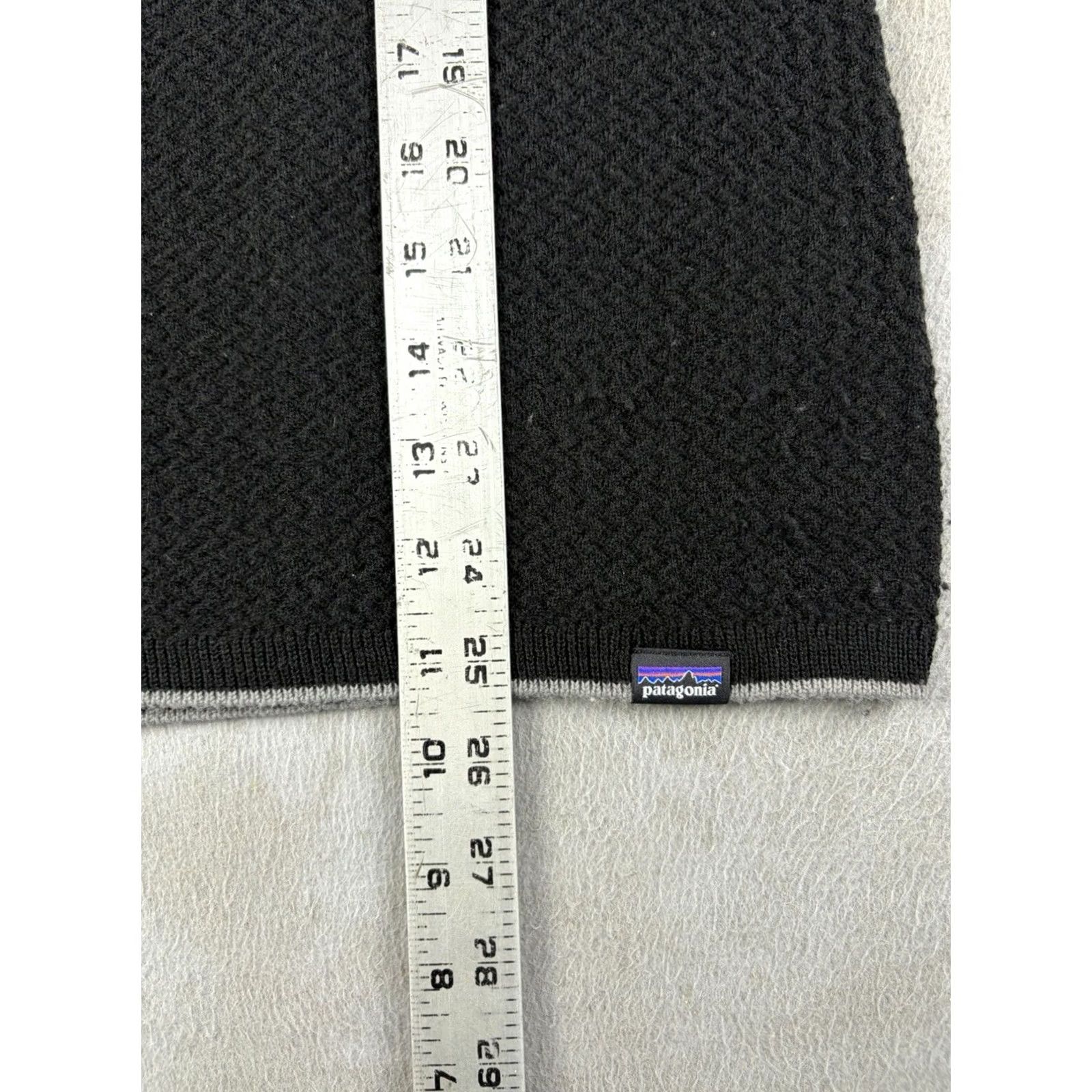 Patagonia Patagonia T-Shirt Women’s Small Black Merino Baselayer Long Sleeve Activewear Size S / US 4 / IT 40 - 7 Thumbnail