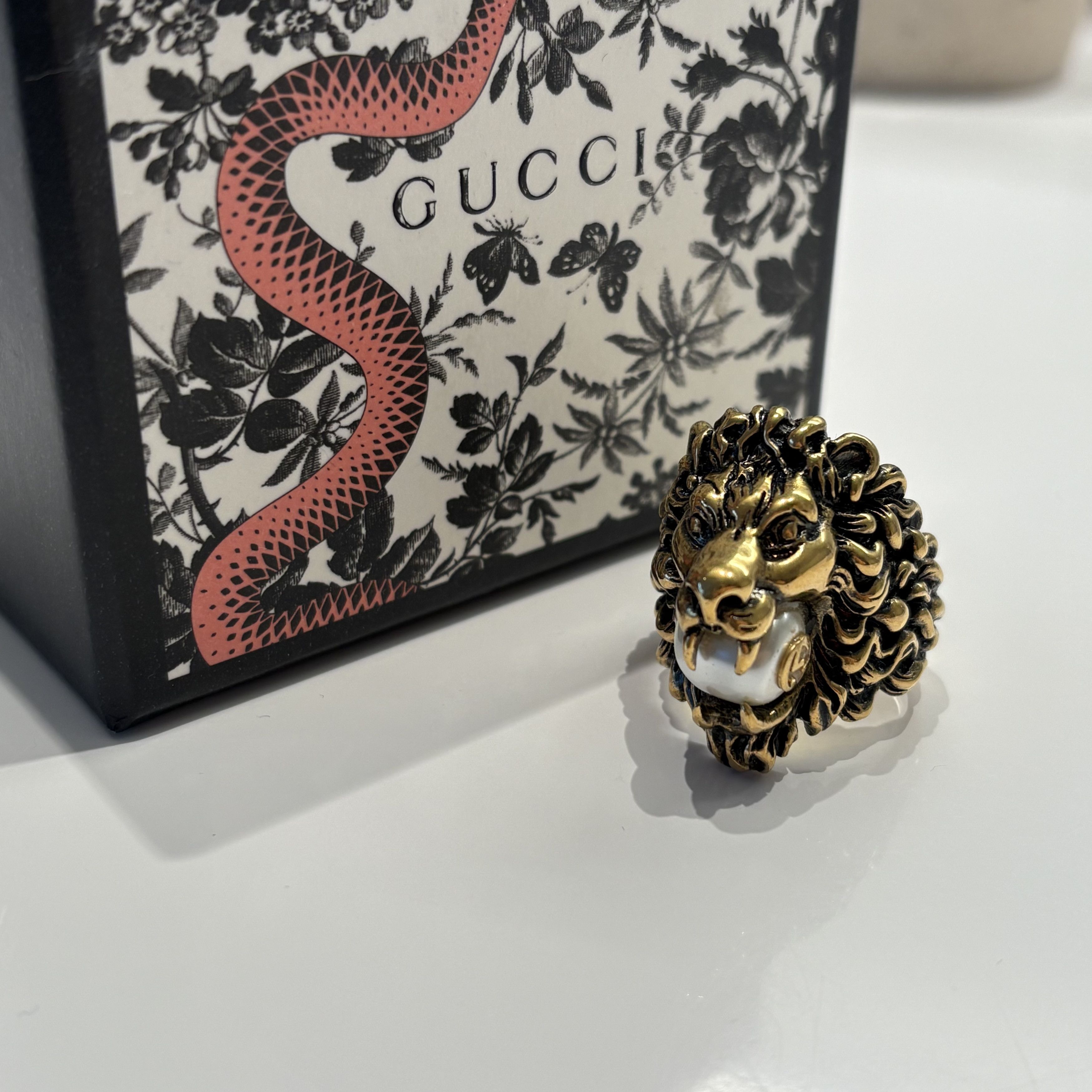 Gucci Gucci Gold Lion Pearl Ring sz 23 Size ONE SIZE - 3 Thumbnail