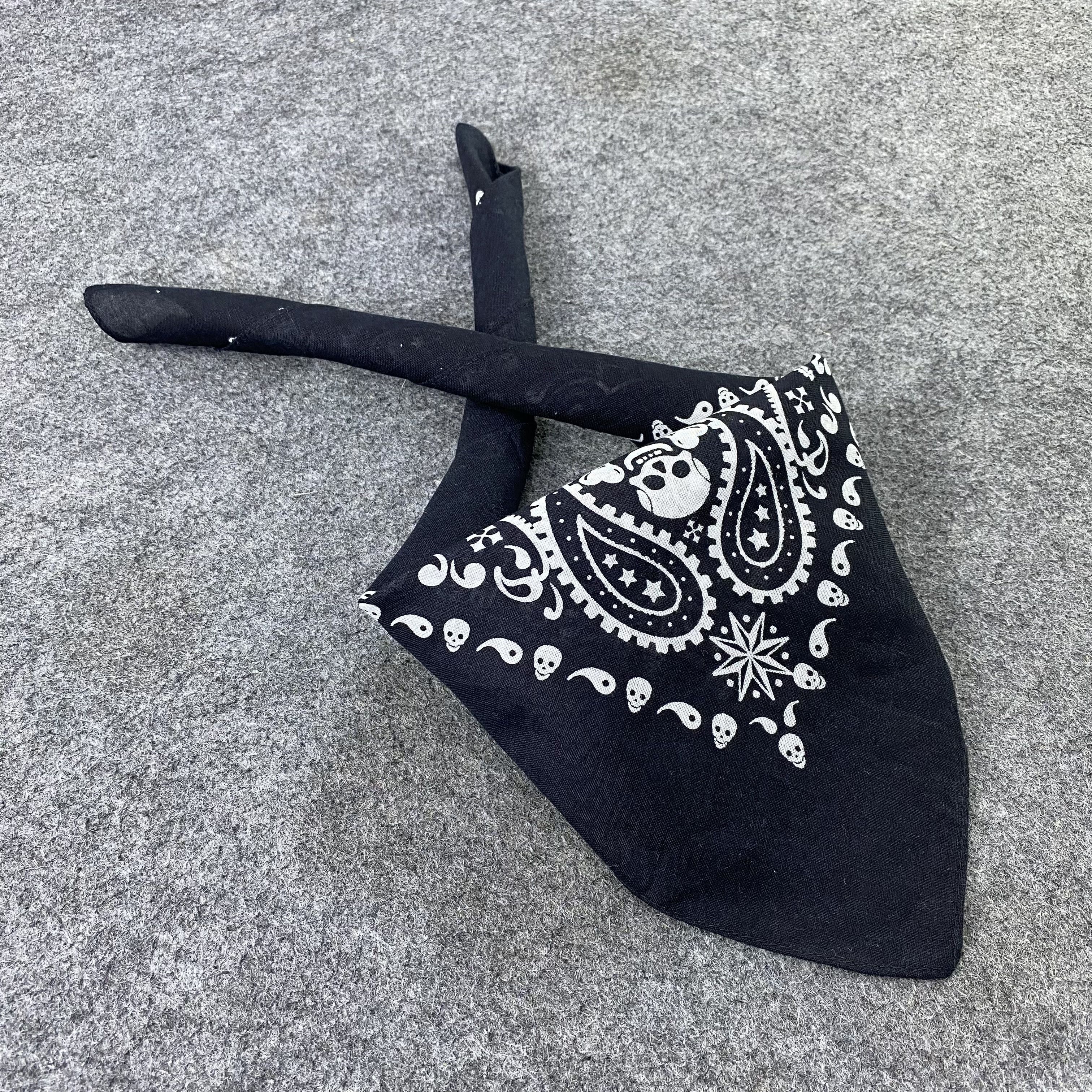 Designer Skulls Paisley Bandana Neckerchief Handkerchief-B1399 Size ONE SIZE - 1 Thumbnail