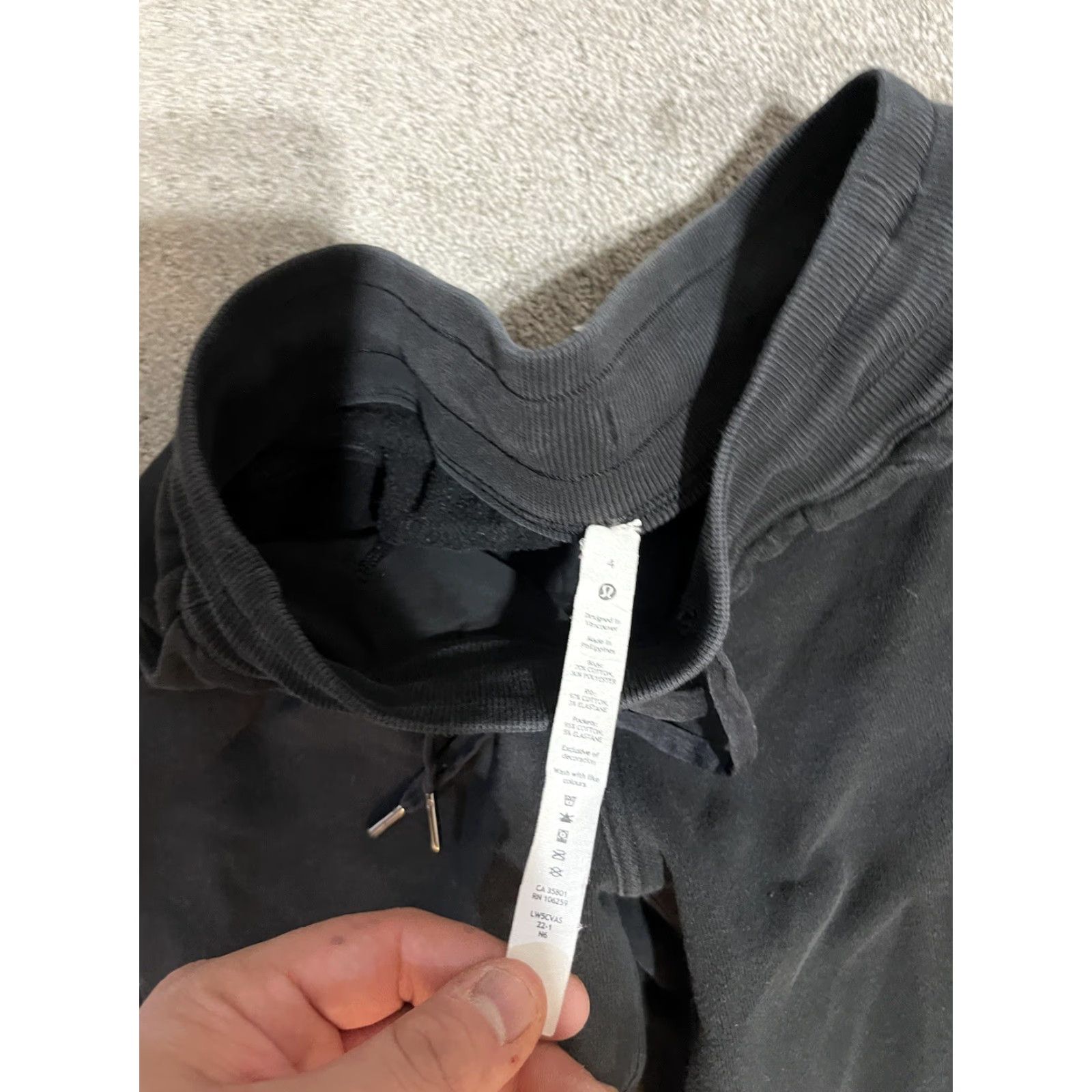 Lululemon Lululemon Pants Women 4 Black Tapered Jogger Sweatpants Drawstring Pockets Activewear Inseam 28 Waist 29 Womens Size 27" / US 4 / IT 40 - 4 Thumbnail