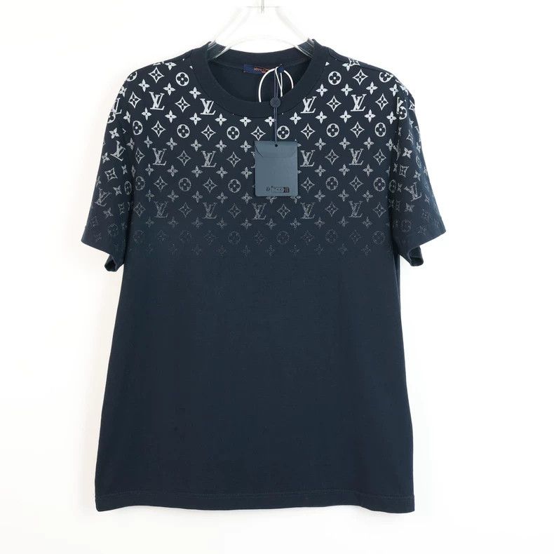 Louis Vuitton Louis Vuitton Dark Blue short sleeves Size US M / EU 48-50 / 2 - 1 Thumbnail