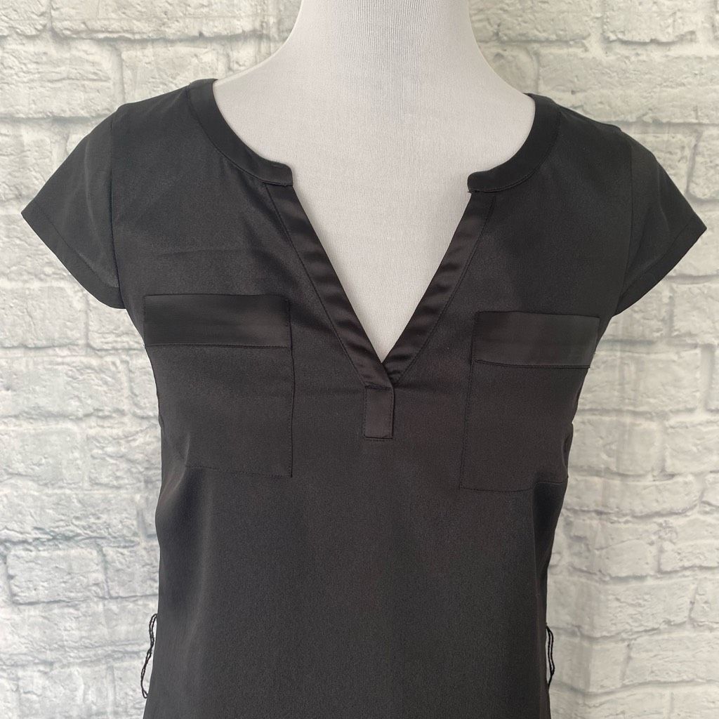 Express Express women XS black V-neck cap sleeve shift dress w/satin Size XS / US 0-2 / IT 36-38 - 3 Thumbnail