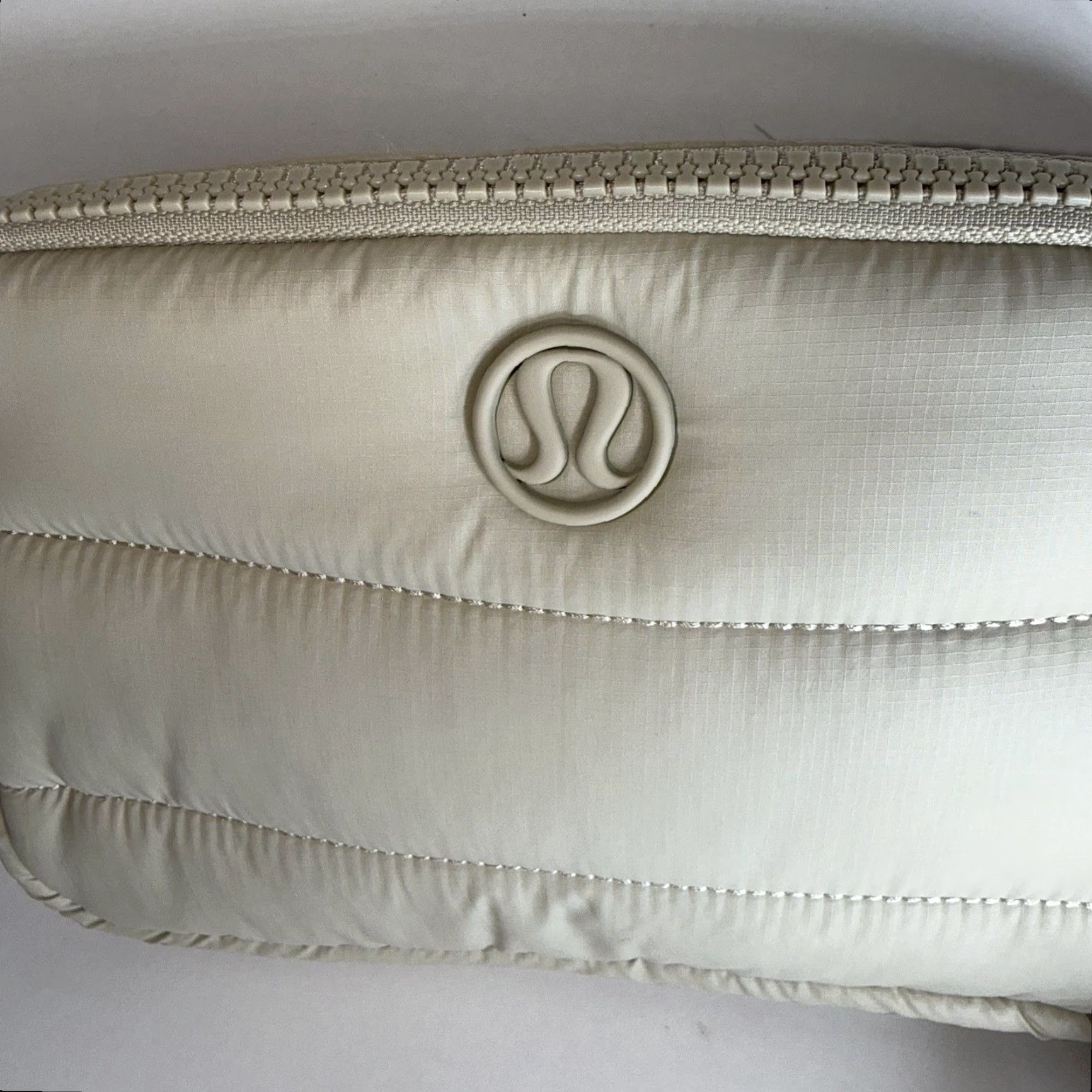 Lululemon Lululemon Everywhere Belt Bag Large Wunder Puff Trench Beige New Size ONE SIZE - 2 Thumbnail
