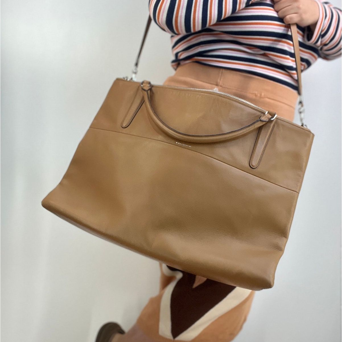 Coach Coach XL Borough Bag Camel Glove Tan Leather Handbag Purse Size ONE SIZE - 7 Thumbnail