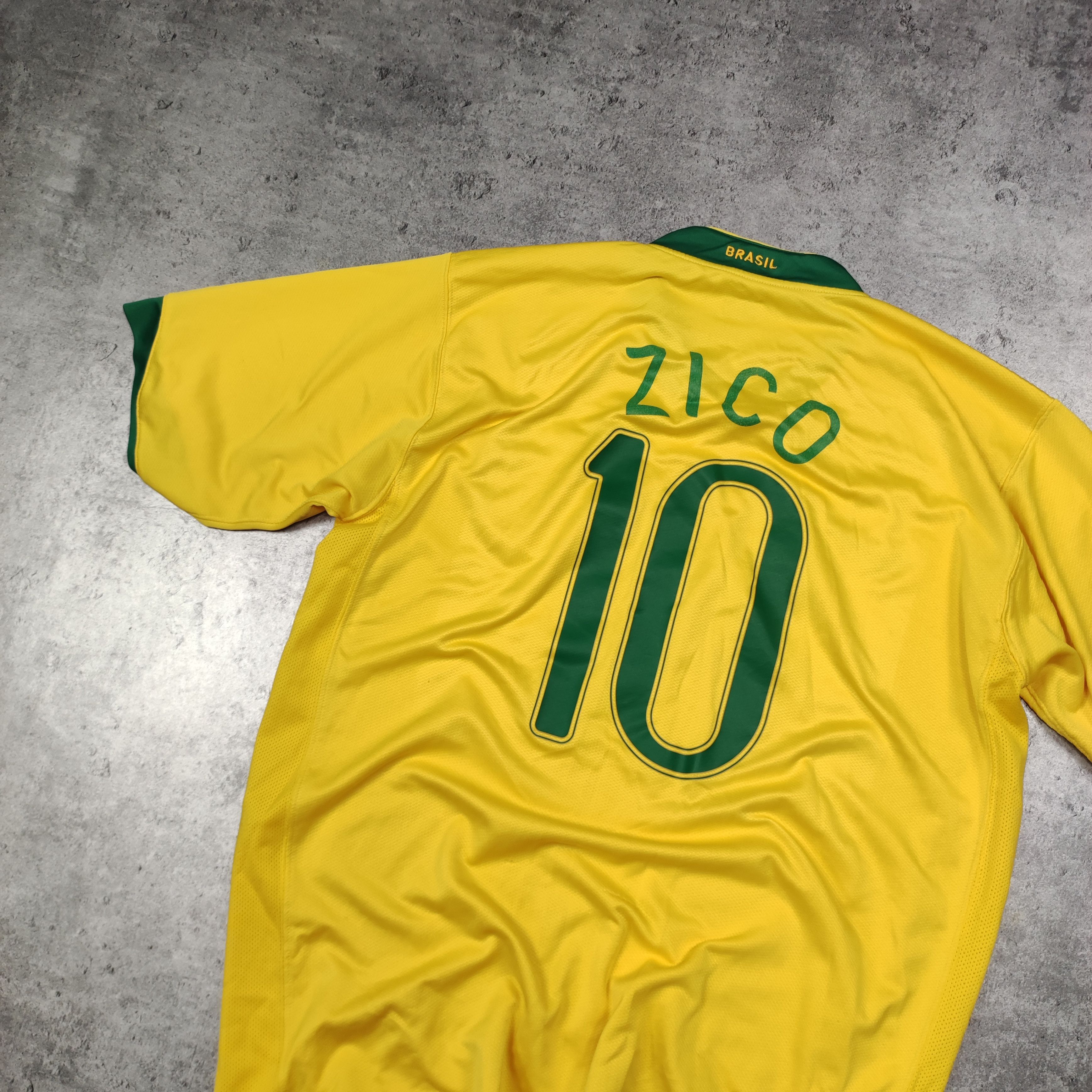 Nike RARE Vintage Brazil National Team x Nike Football Jersey Size US XL / EU 56 / 4 - 10 Thumbnail