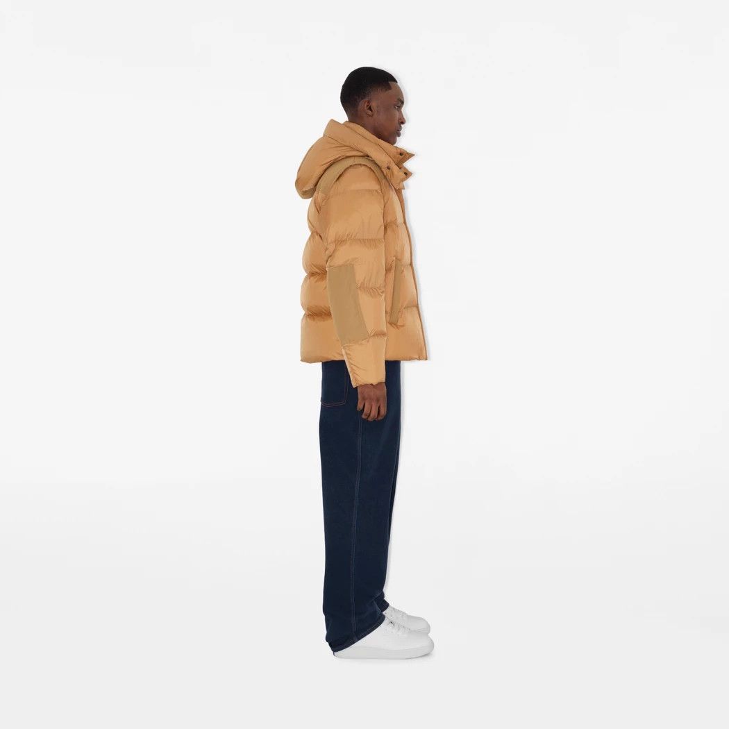 Burberry o1w1db10824 Detachable Sleeve Nylon Puffer Jacket in Honey Size US L / EU 52-54 / 3 - 3 Thumbnail