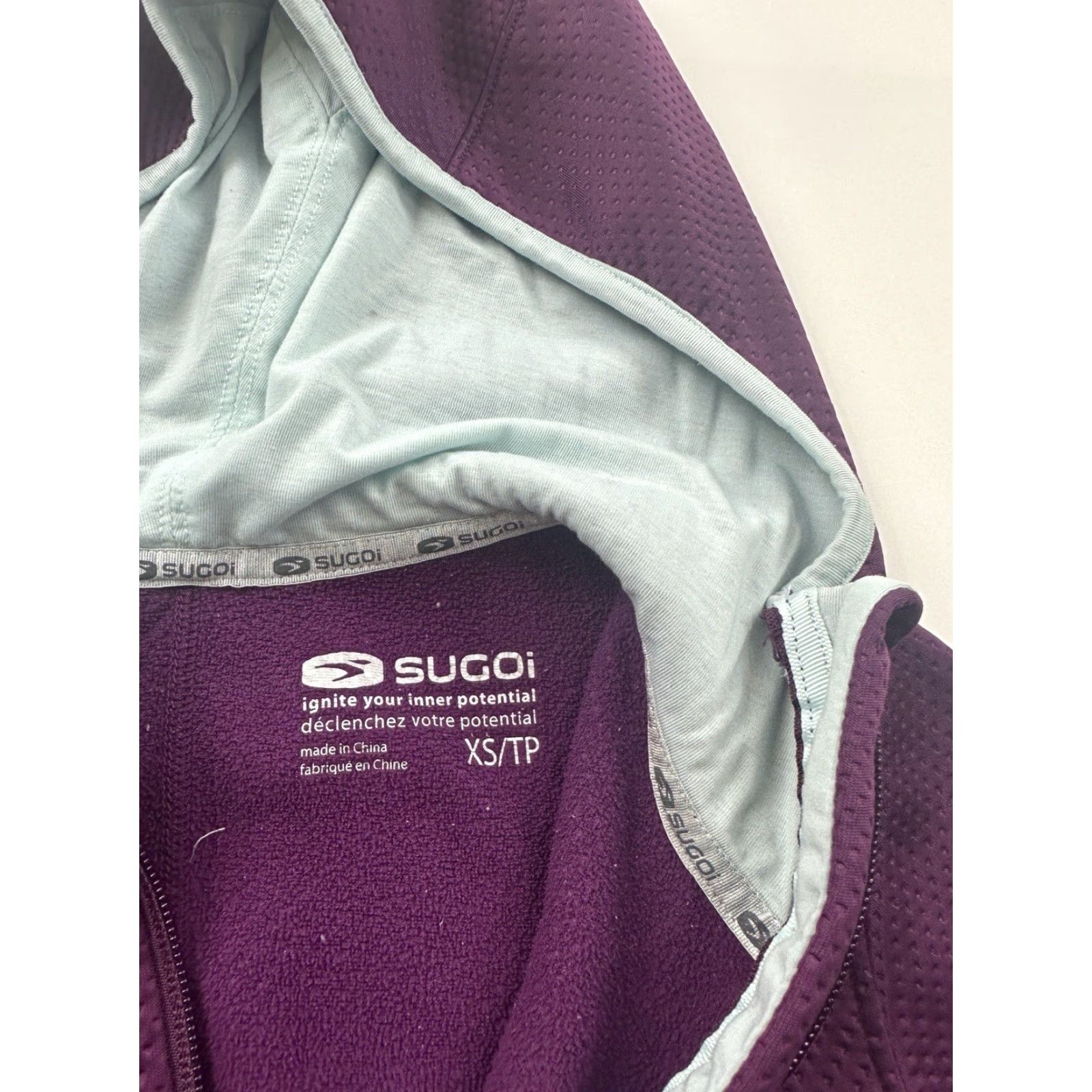 Vintage VINTAGE is not applicable here. Sugoi Jacket Womens XS Purple Fleece Lined Full Zip Hooded Cycling Thumb Holes Size M / US 6-8 / IT 42-44 - 3 Thumbnail