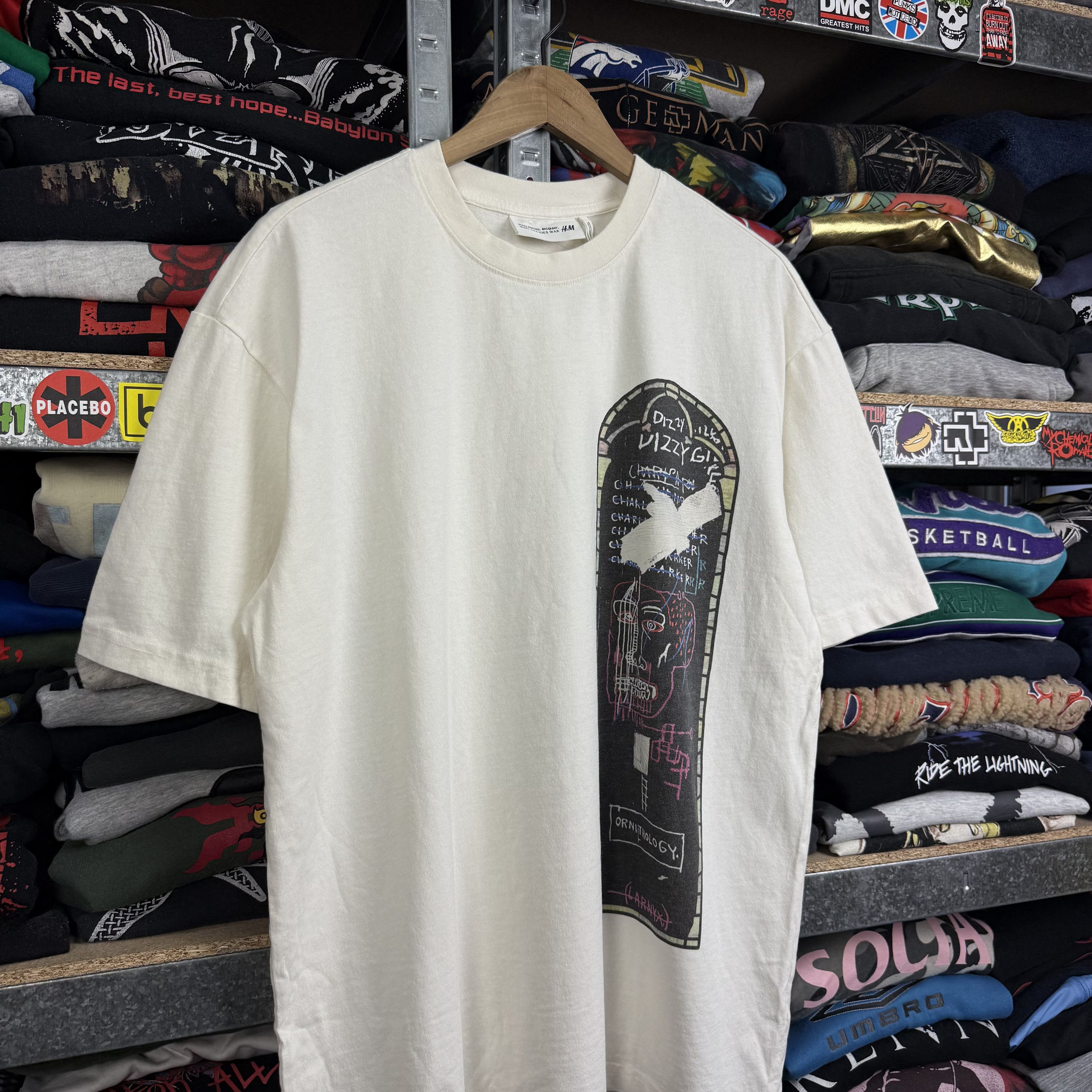 H&M × Jean-Michel Basquiat × Who Decides War WHO DECIDES WAR x BASQUIAT x H&M RELAXED FIT T-SHIRT Size US S / EU 44-46 / 1 - 7 Thumbnail