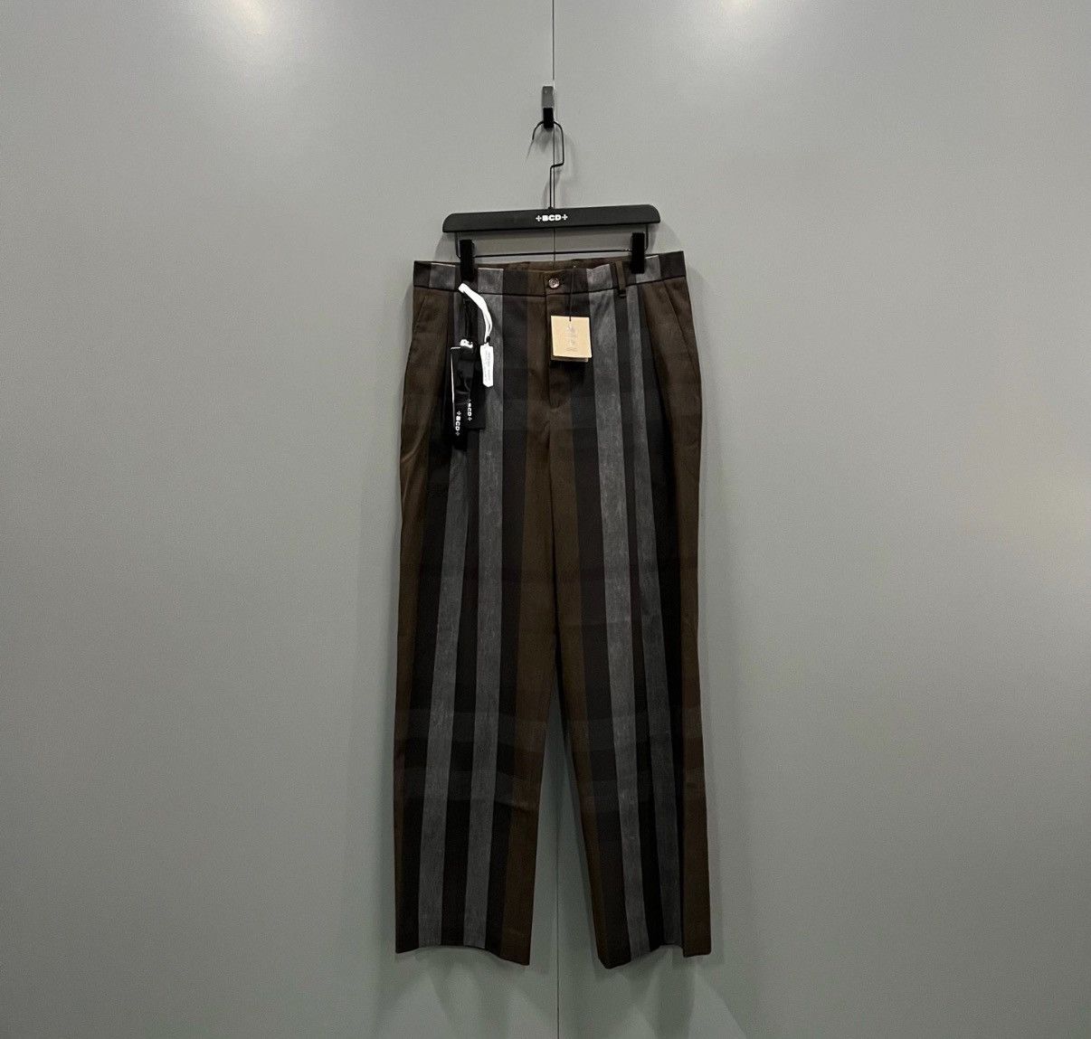 Burberry Burberry Classic Stripe Printed Pants J41 Size US 34 / EU 50 - 1 Thumbnail