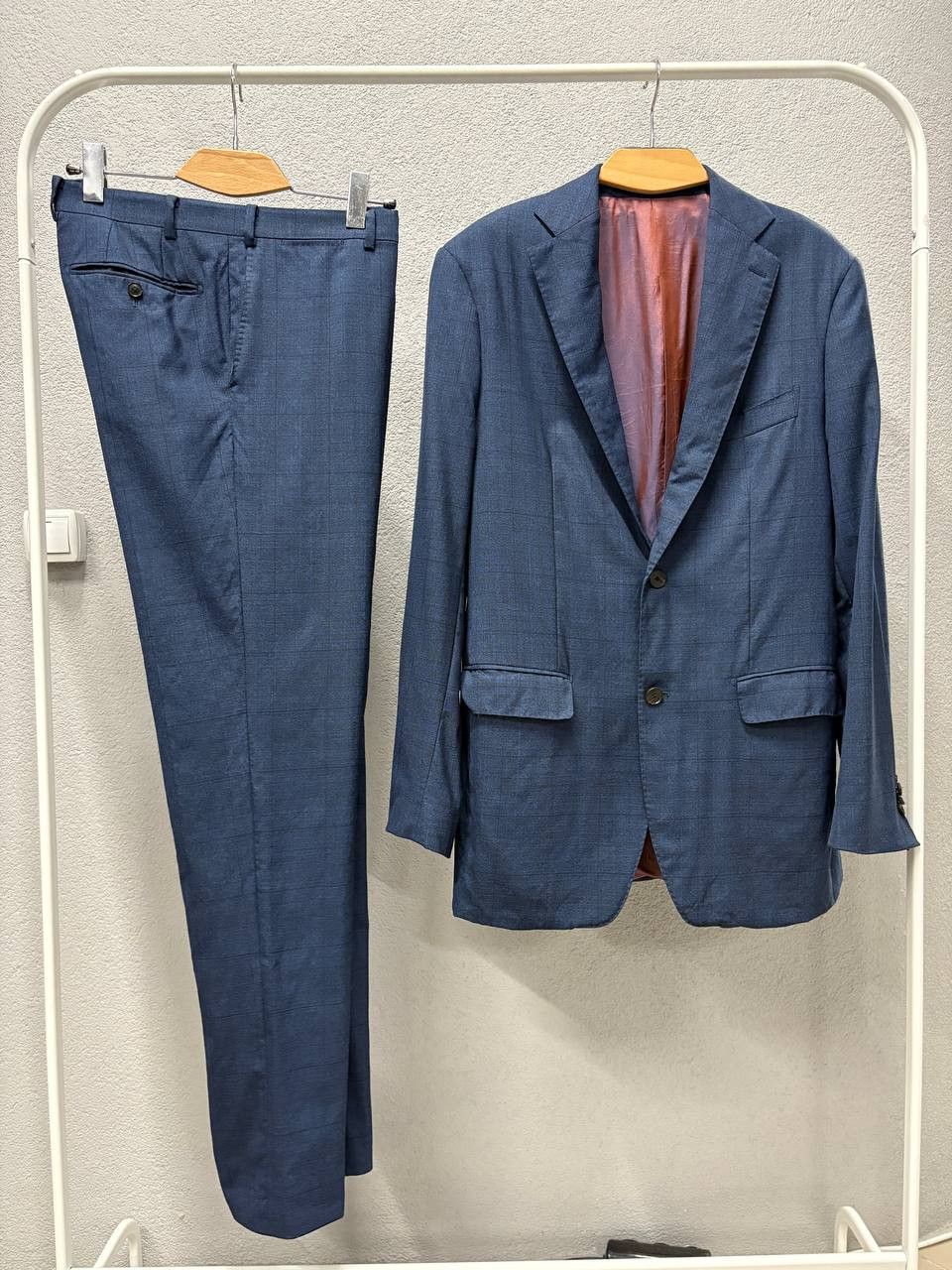Suitsupply Suitsupply mens 130 super wool suit size 42 / Large Size 42R - 1 Thumbnail