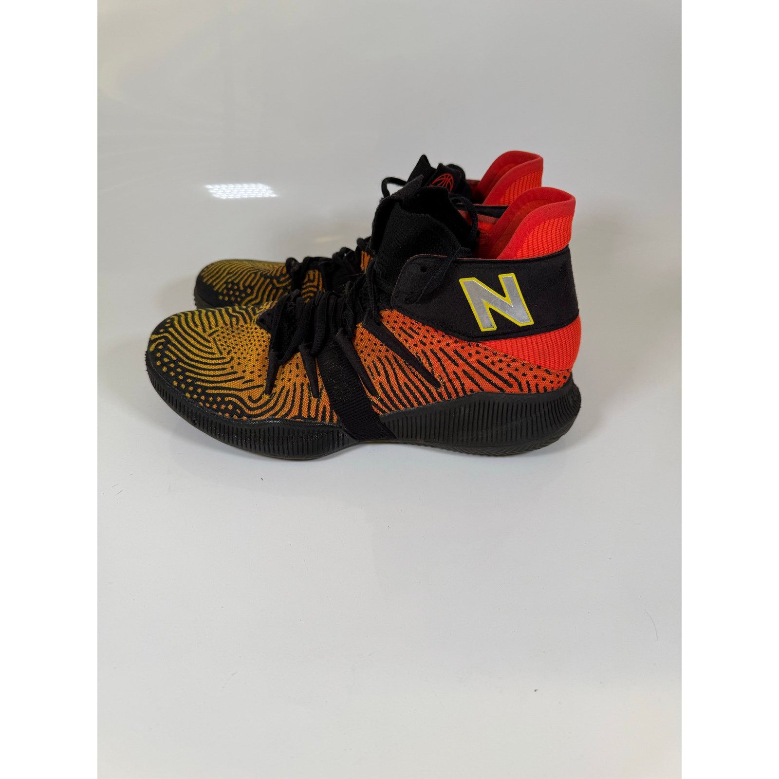 New Balance New Balance OMN1S FuelCell Basketball Mens Sz 8 Red Orange Size US 8.5 / EU 41-42 - 1 Thumbnail