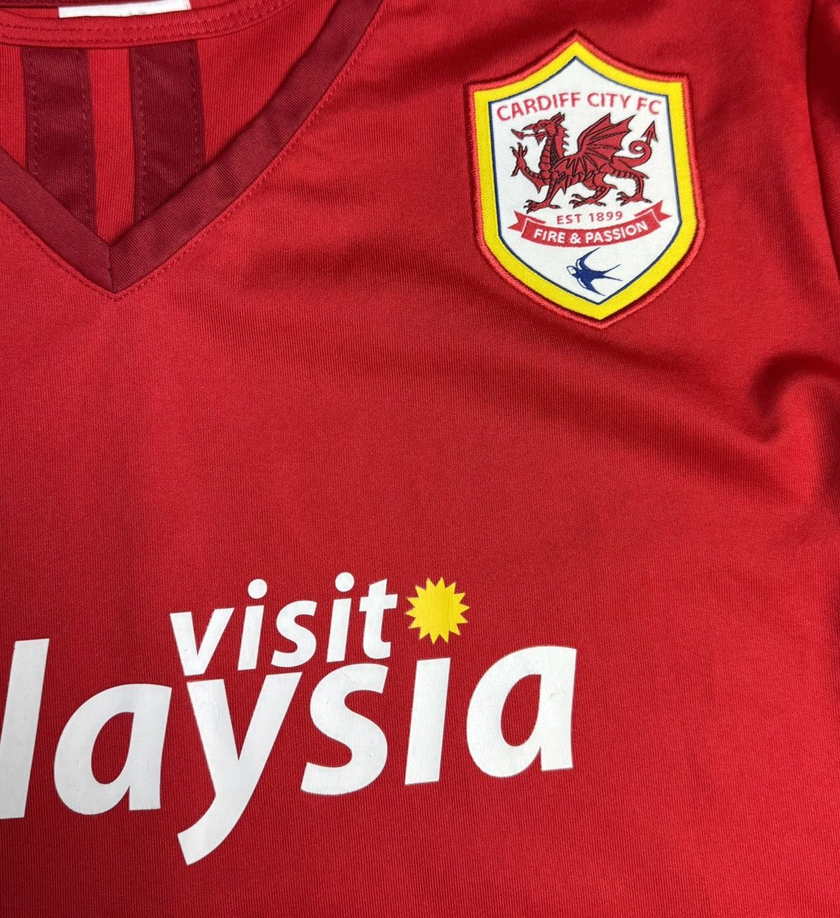 Puma Cardiff City 2013 2014 Home Shirt Soccer Jersey Puma Size US M / EU 48-50 / 2 - 8 Thumbnail