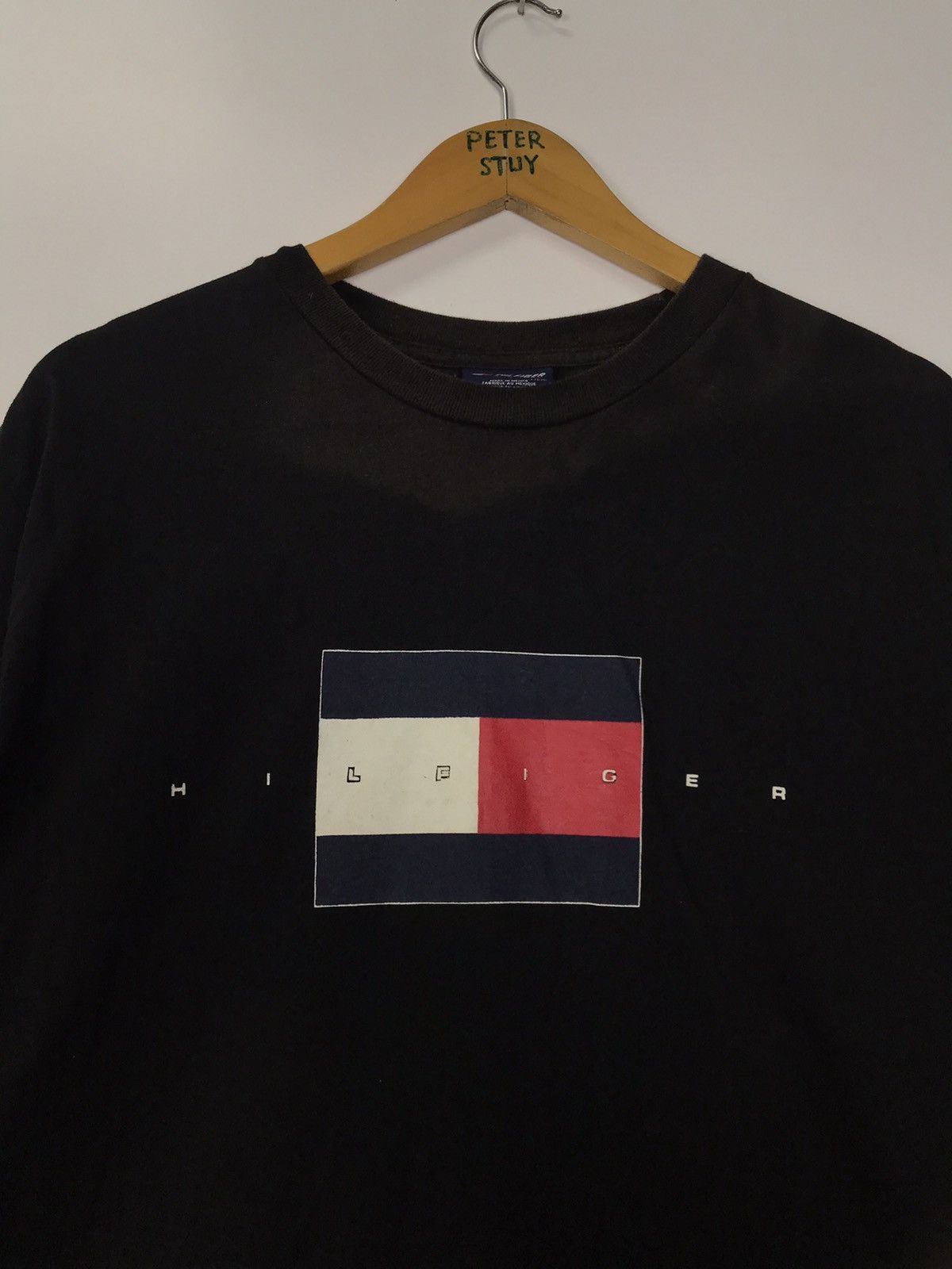Tommy Hilfiger × Vintage Vintage Tommy Hilfiger big logo tee Size US L / EU 52-54 / 3 - 3 Thumbnail