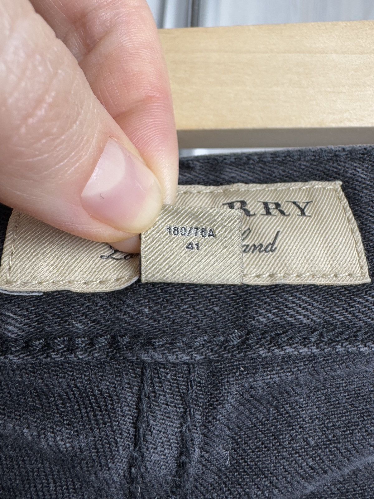 Burberry Burberry London England Skinny Fit grey stretchy denim jeans Size US 31 - 12 Thumbnail