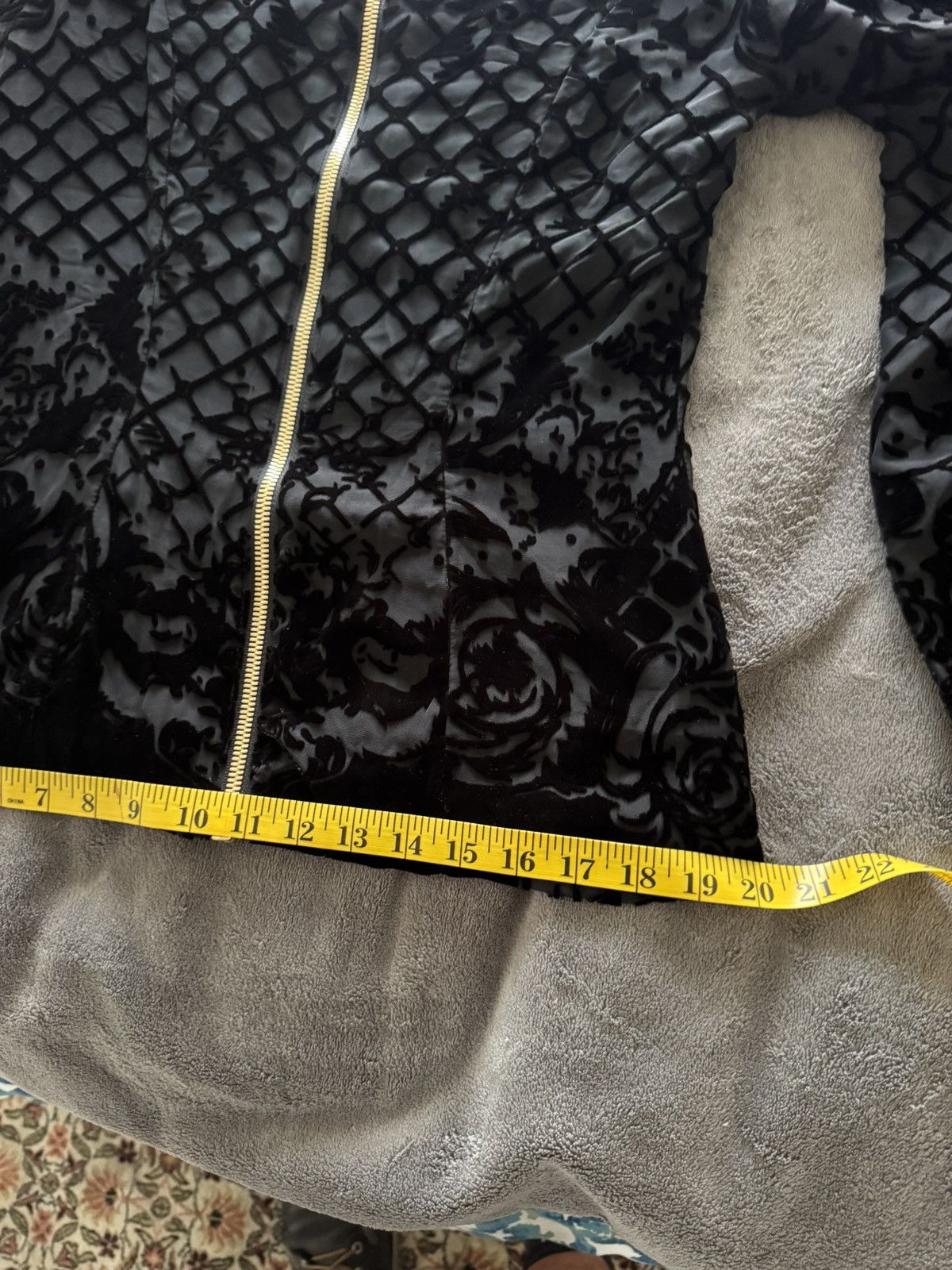 Balmain × H&M Balmain x H&M Black Velvet Jacket W/Gold Zipper Size 40 US M Size S / US 4 / IT 40 - 13 Thumbnail