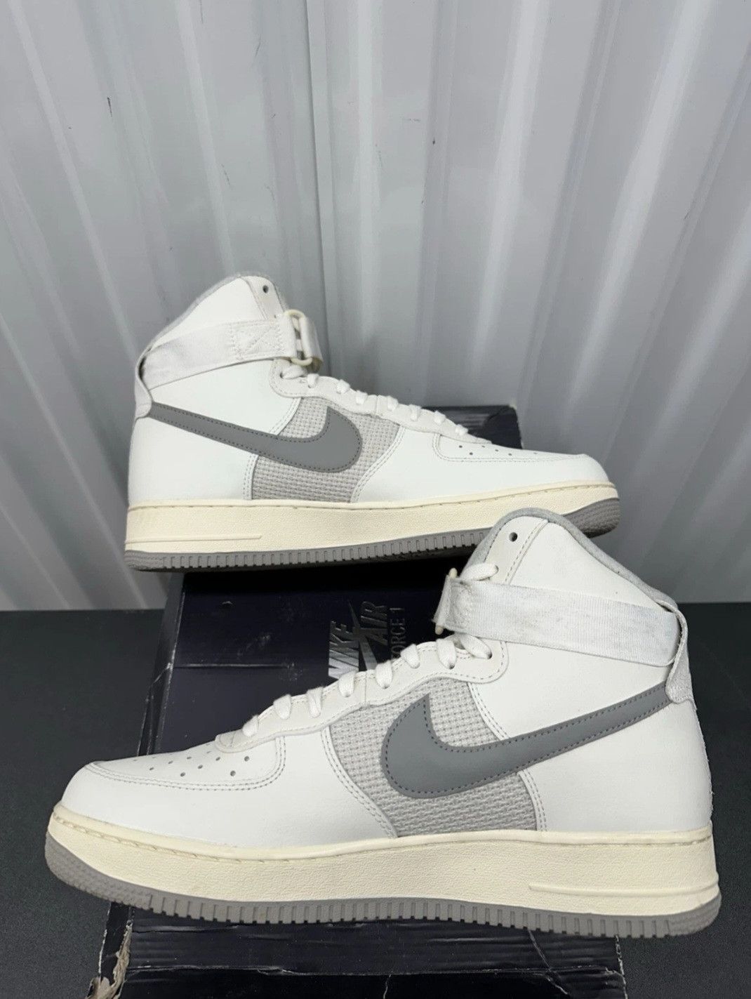Nike Nike Air Force 1 High 07 LV8 Sail Medium Grey Size 11 Men Size US 11 / EU 44 - 4 Thumbnail