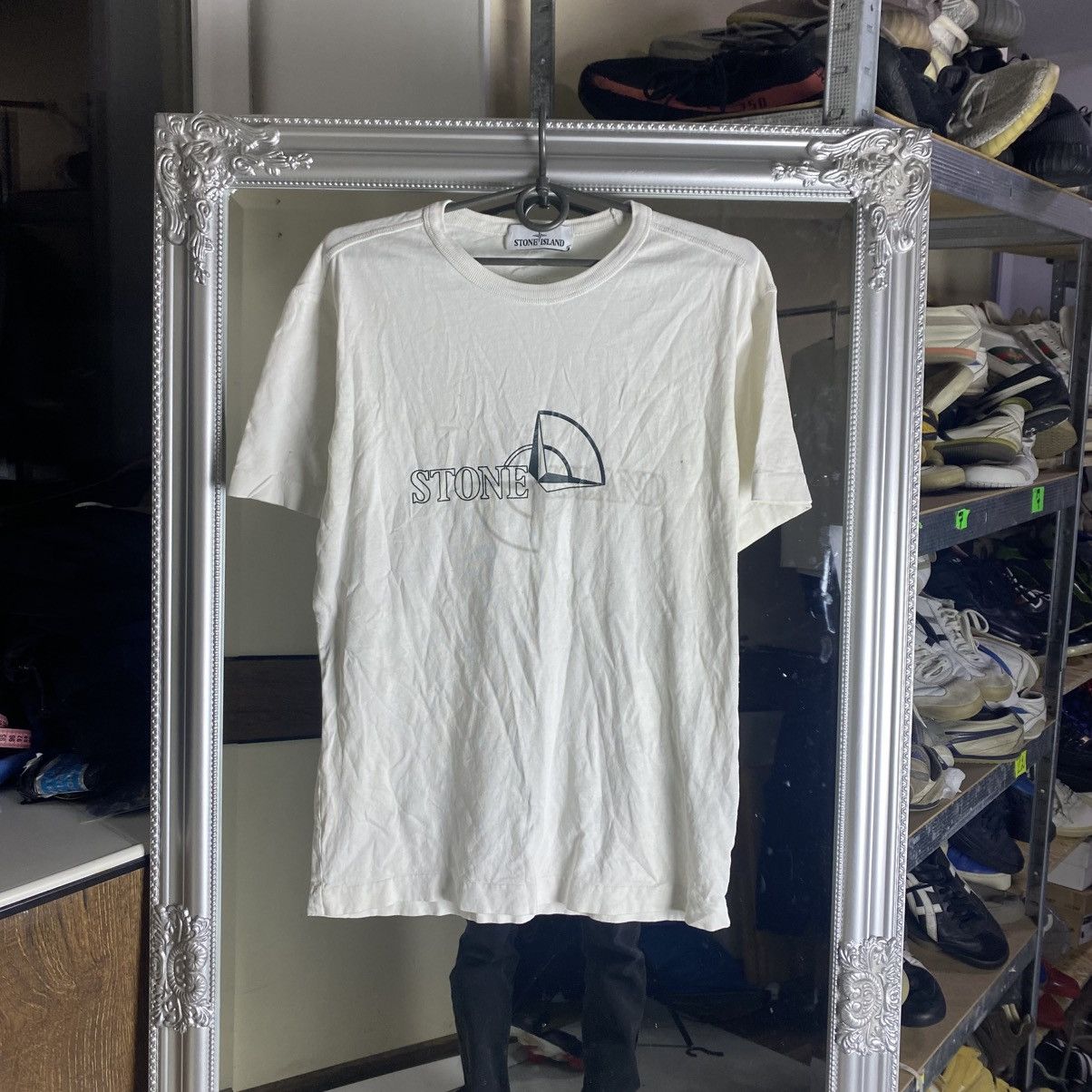 Stone Island Vintage Stone Island T shirt Centre Logo Casual L Size US S / EU 44-46 / 1 - 1 Thumbnail