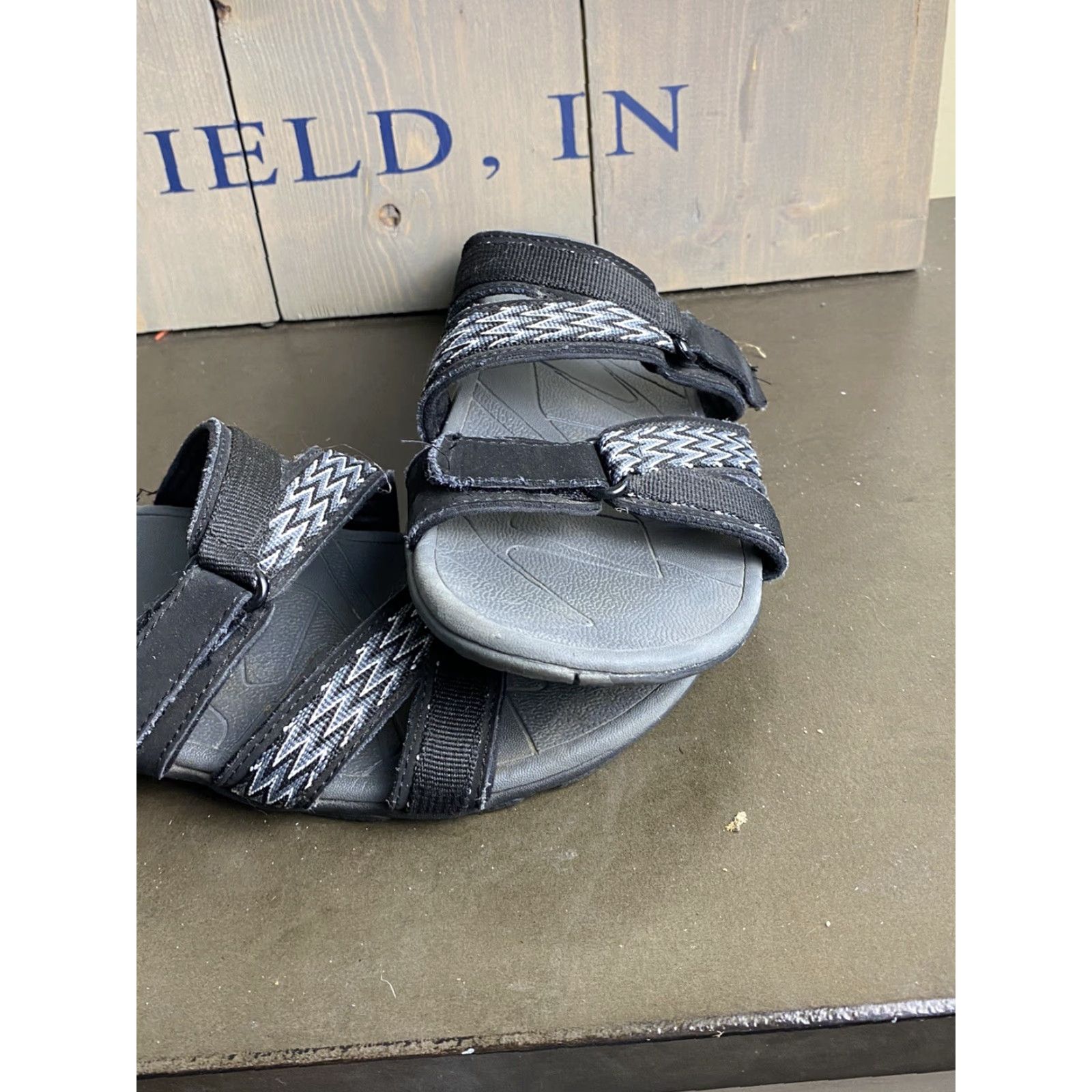 Vionic Vionic Womens Black Strappy Flip Flops Sandals Size 7 Size US 7 / IT 37 - 4 Thumbnail