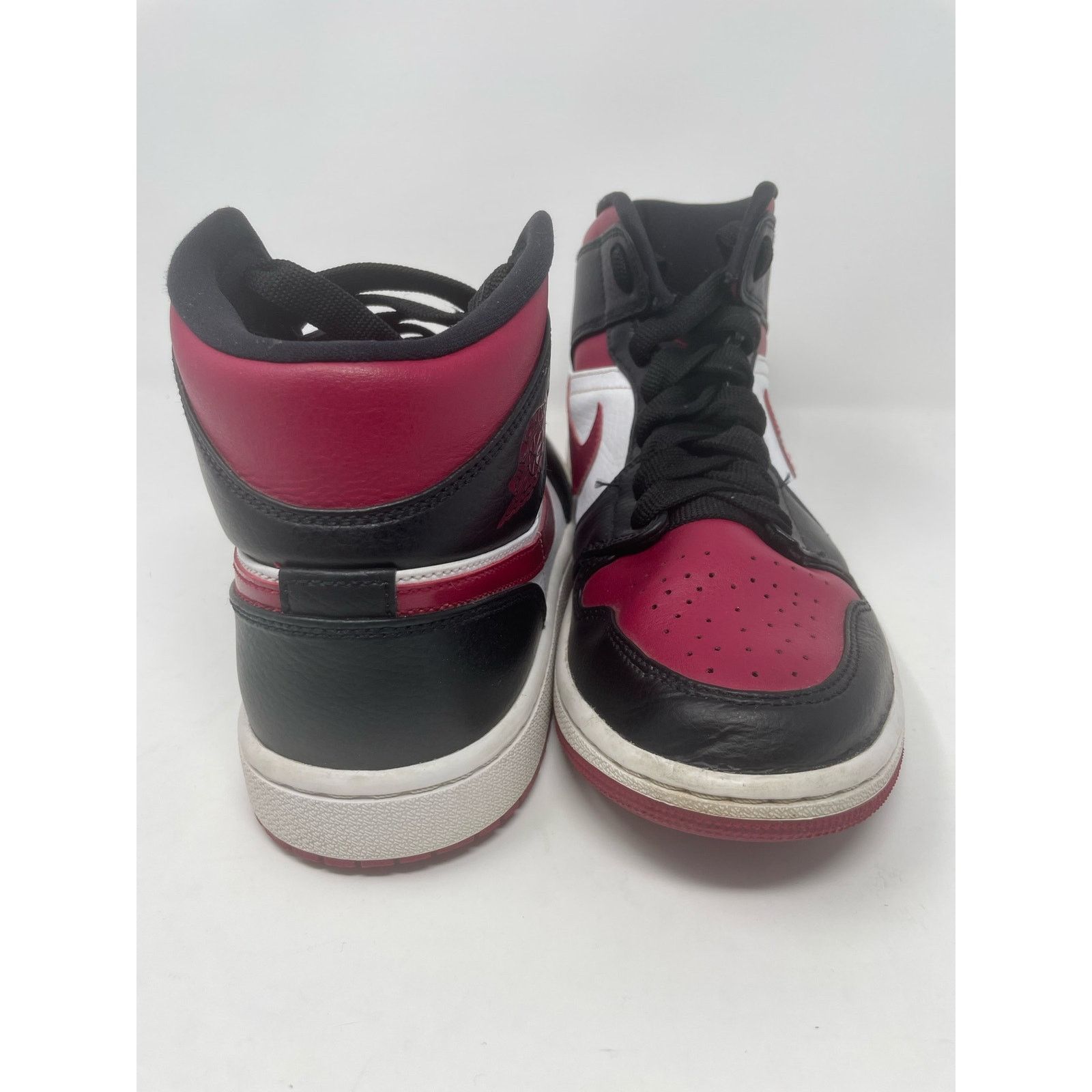 Jordan Brand Nike Air Jordan Retro 1 Mid Red Black 554724-066 Men Size 8 Size US 8 / EU 41 - 7 Thumbnail