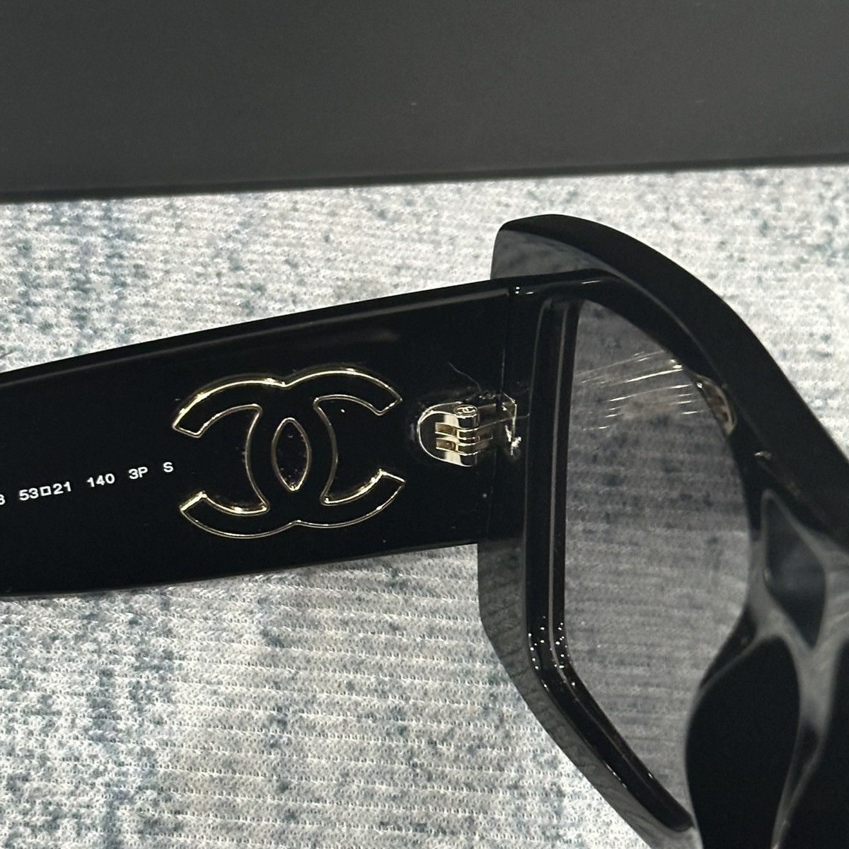 Chanel CHANEL 0CH5539 C622T8 SUNGLASSES Size ONE SIZE - 6 Thumbnail