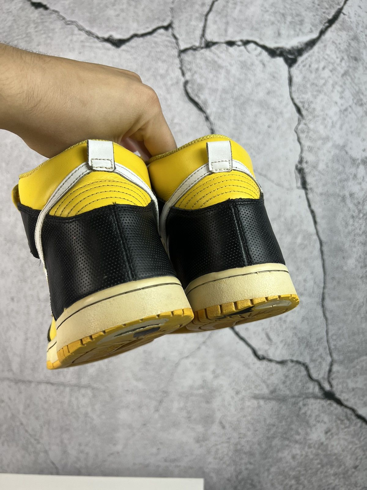 Nike Nike Dunk High Varsity Yellow White Black Wu-Tang Goldenrod Size US 9 / EU 42 - 6 Thumbnail