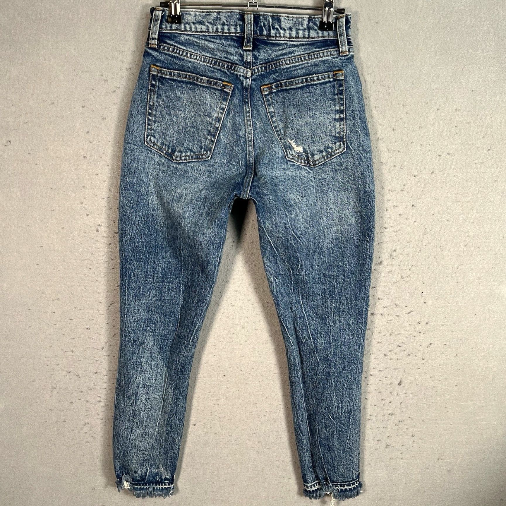 Abercrombie & Fitch VINTAGE Abercrombie & Fitch Mom Jeans Womens 00 Blue Medium Wash Slim Fit High Rise Denim 23 Inseam Size 24" / US 00 / IT 34 - 2 Thumbnail