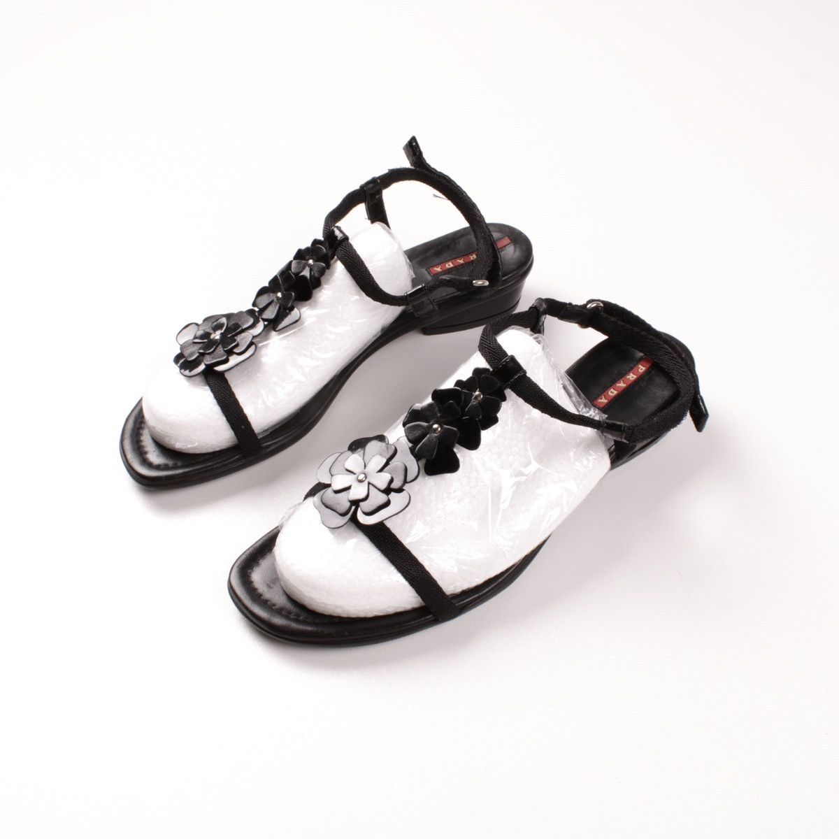 Prada Authentic Prada Black Patent Leather Floral Sandals Size US 9.5 / IT 39.5 - 9 Thumbnail
